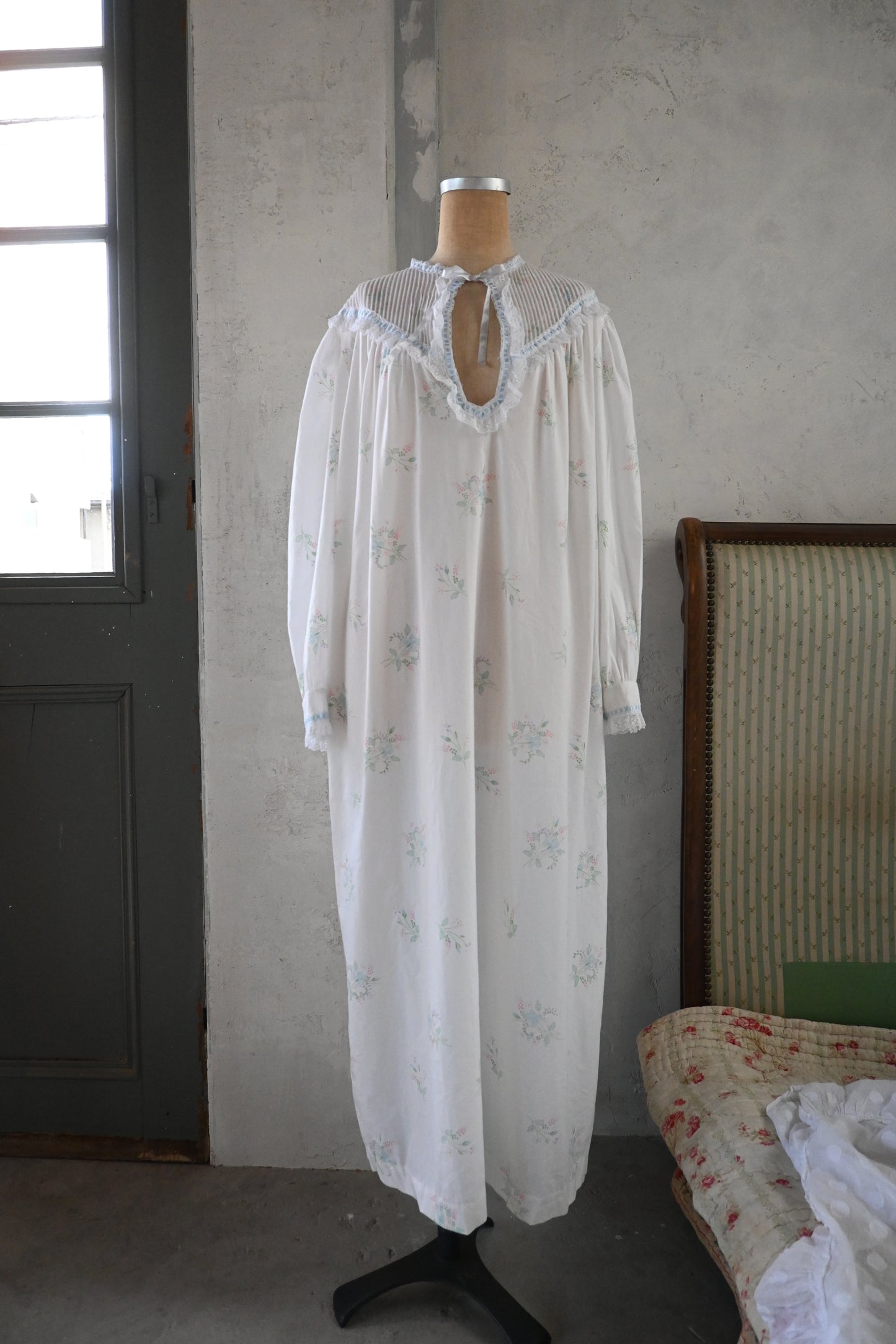 Floral night dress/WHITE
