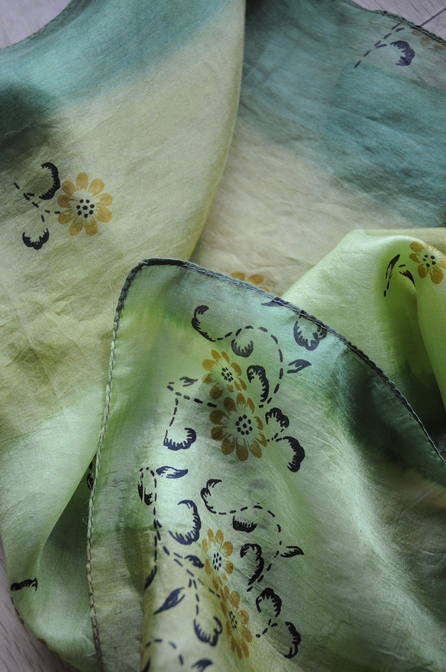 Flower silk long scarf/GREEN