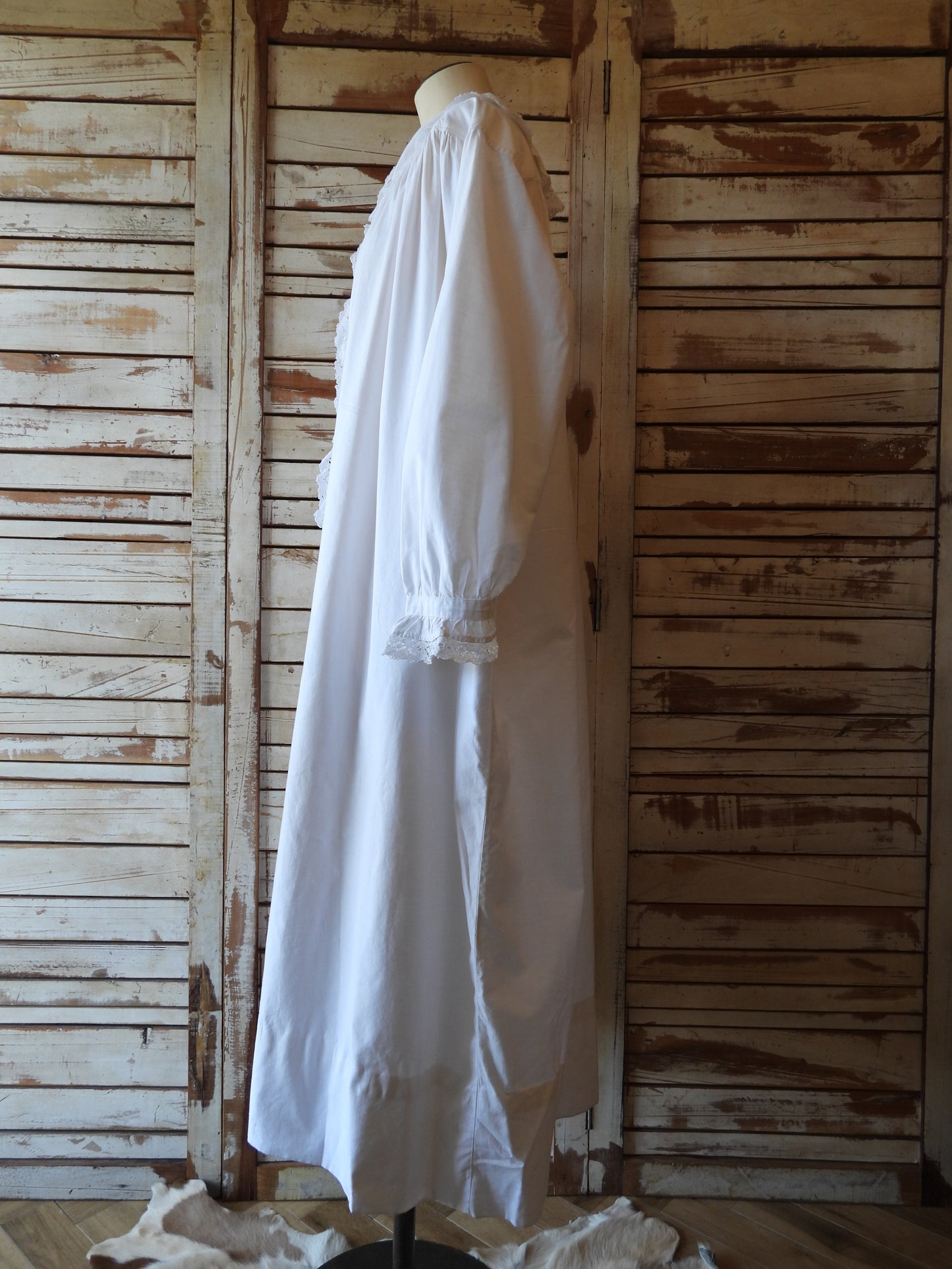 Victorian cotton night dress/WHITE