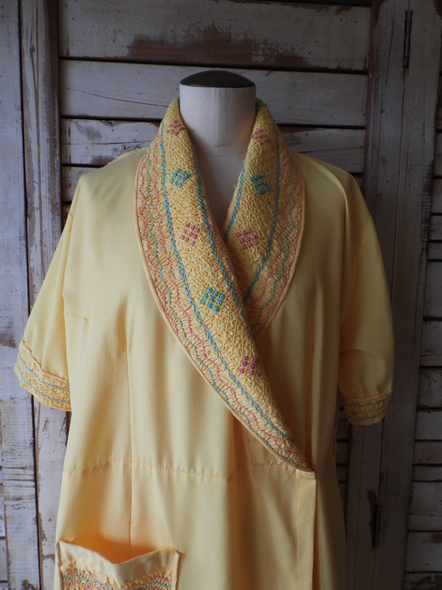 Smocking embroidered long gown dress/YELLOW