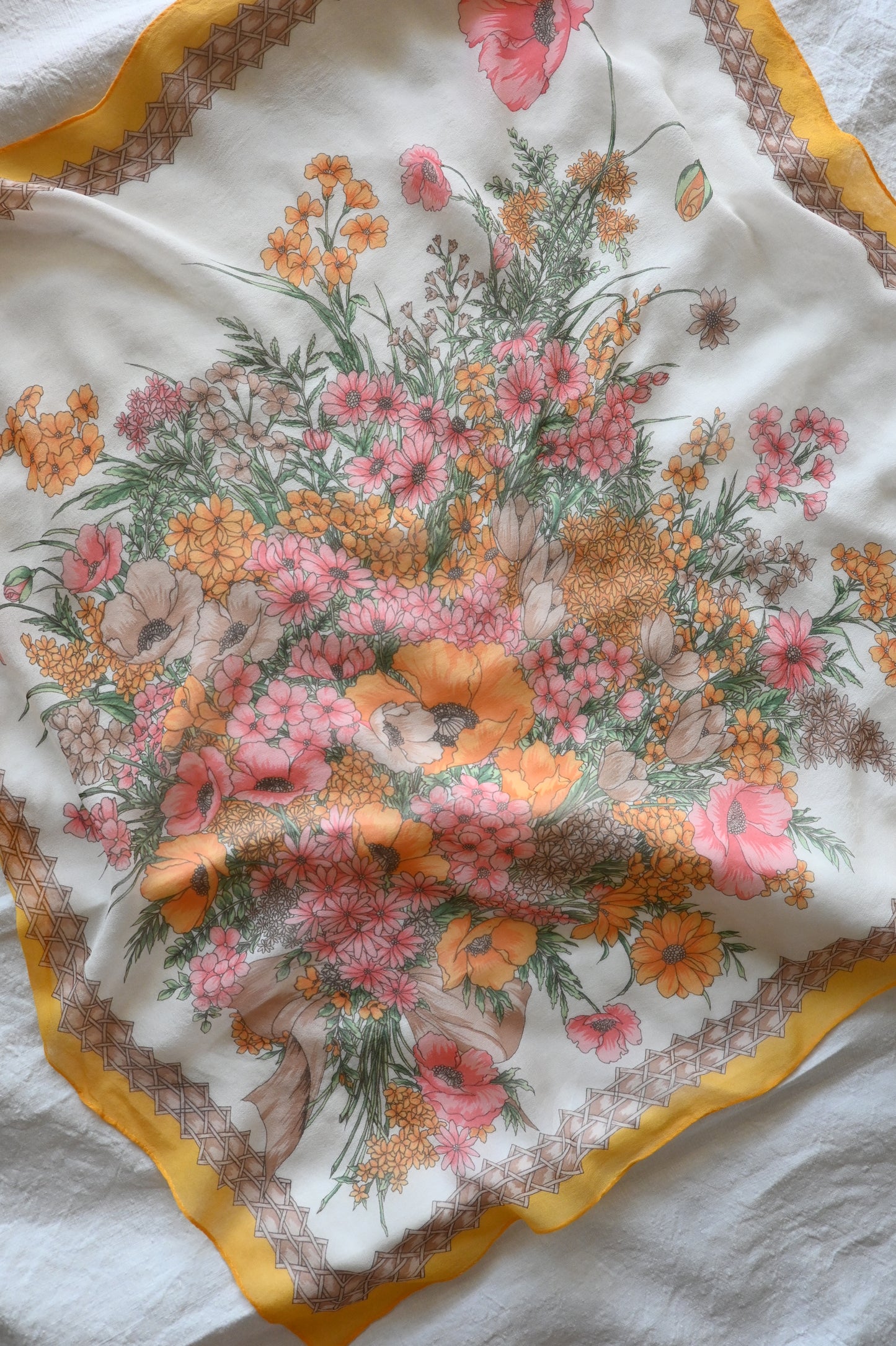 Vintage floral scarf/YELLOW