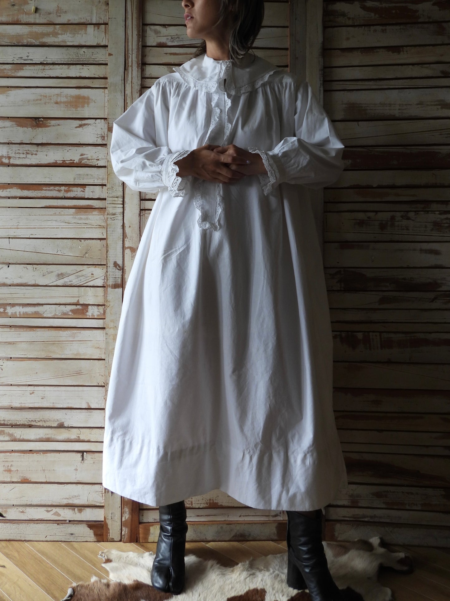 Victorian cotton night dress/WHITE