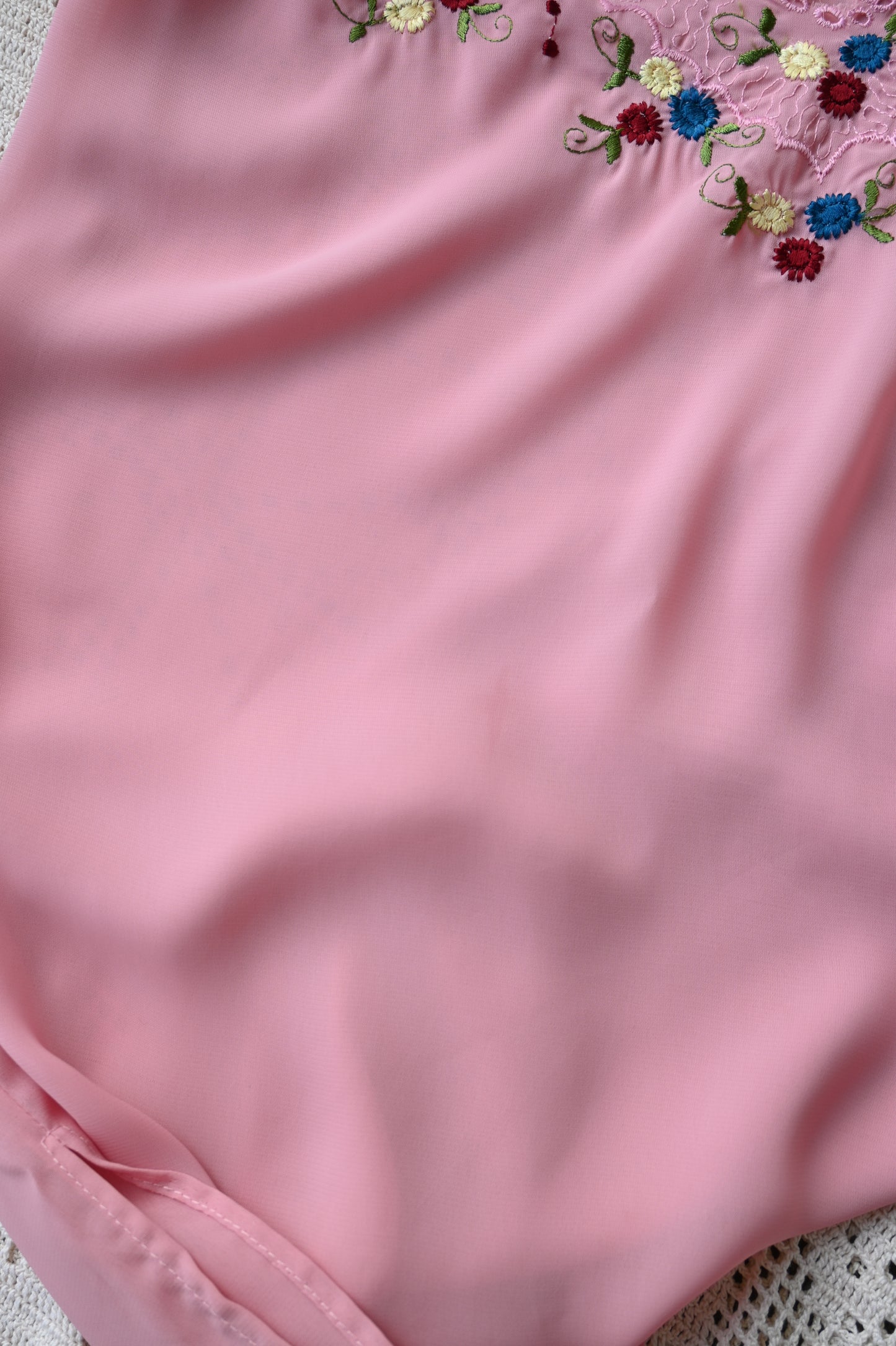 Embroidered tops/PINK