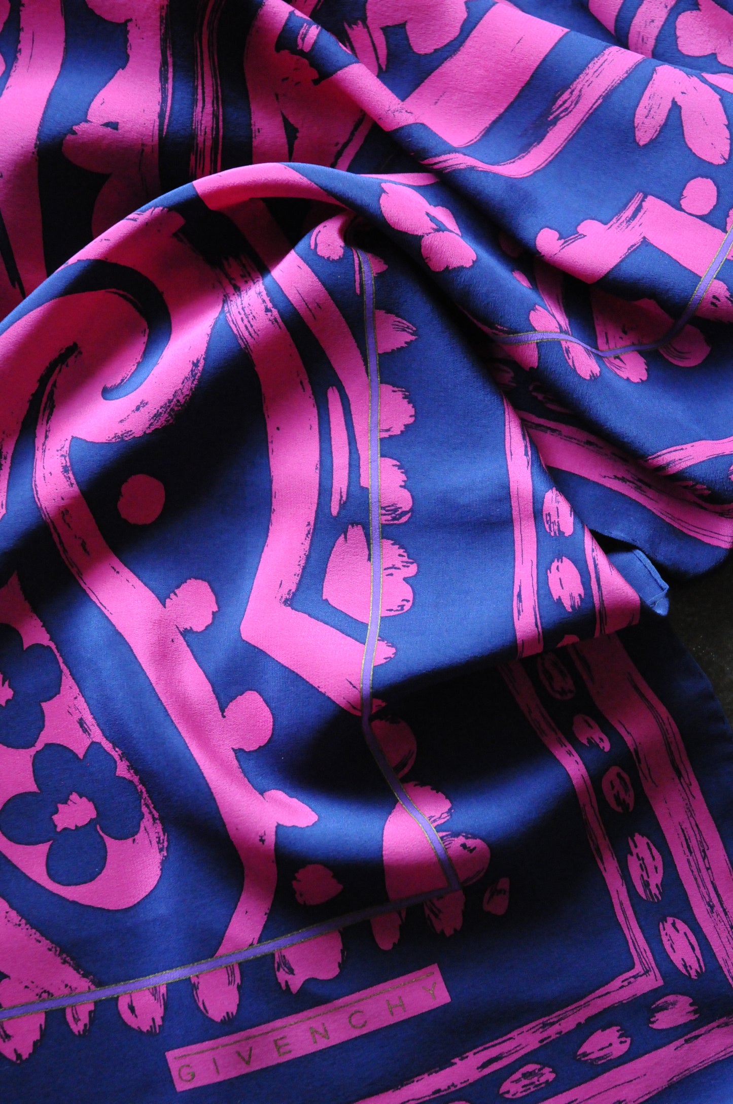 Vintage silk scarf/GIVENCHY