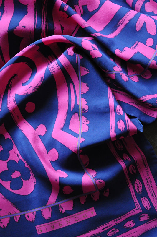 Vintage silk scarf/GIVENCHY