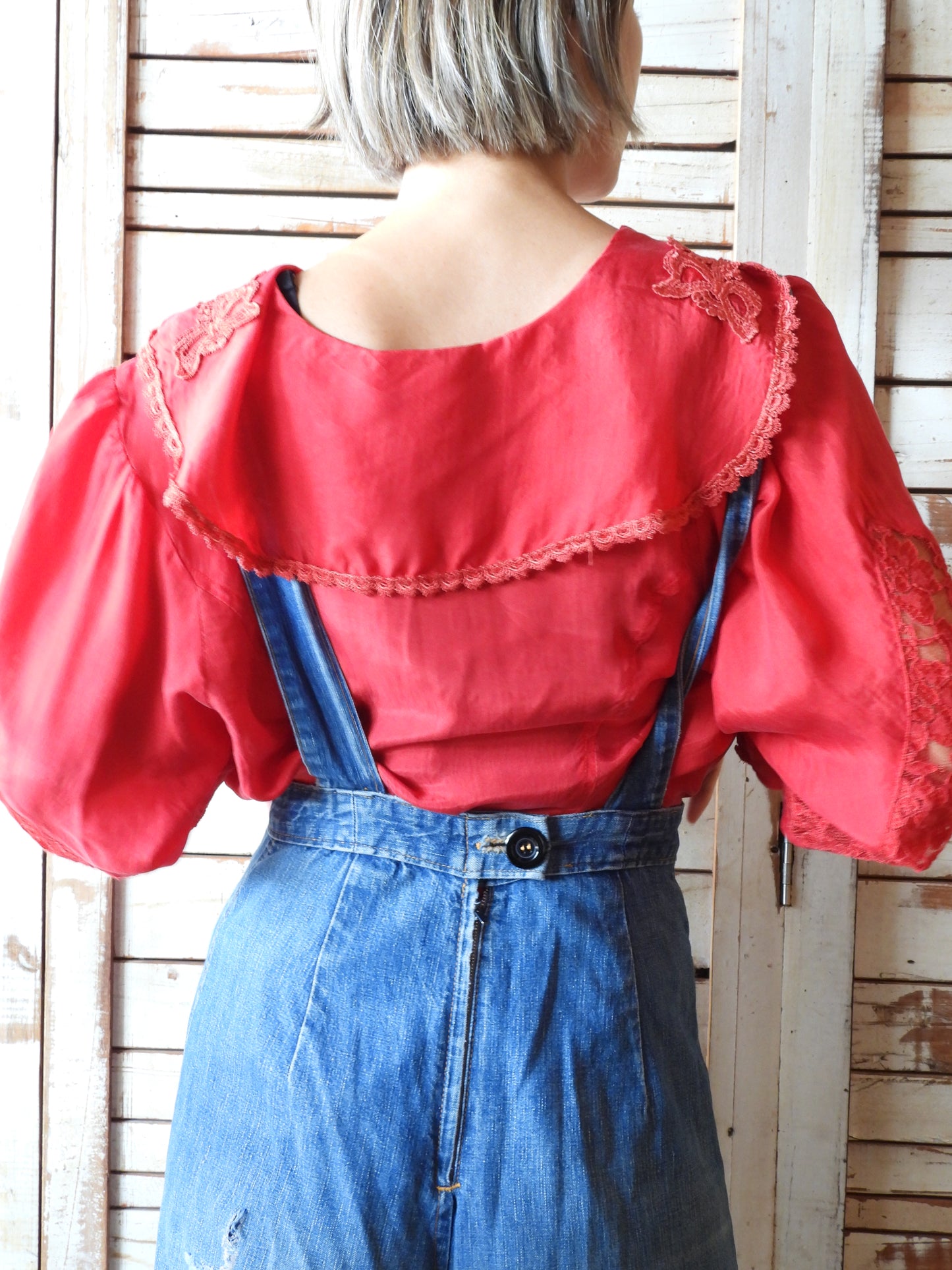 L/S embroidery silk blouse/RED