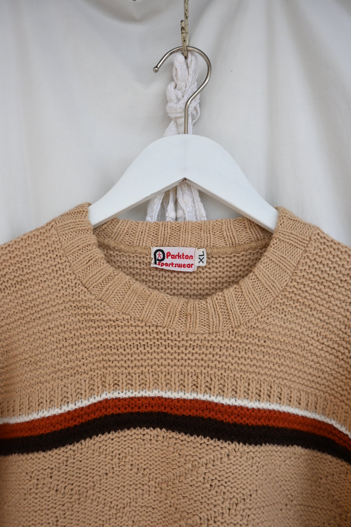 Line knit sweater/BEIGE