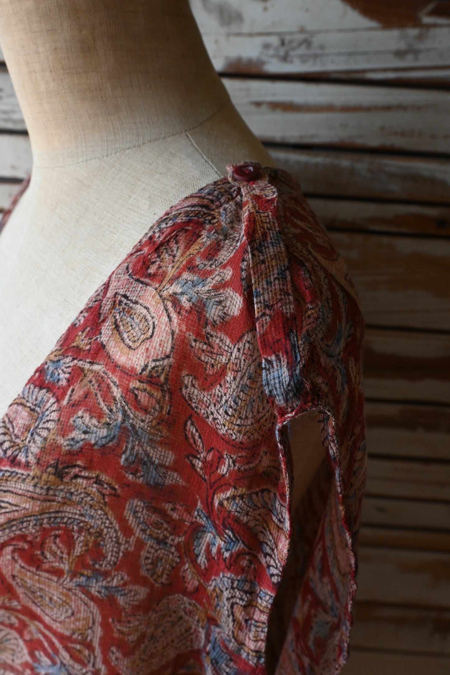 Paisley sleeveless dress/BROWN