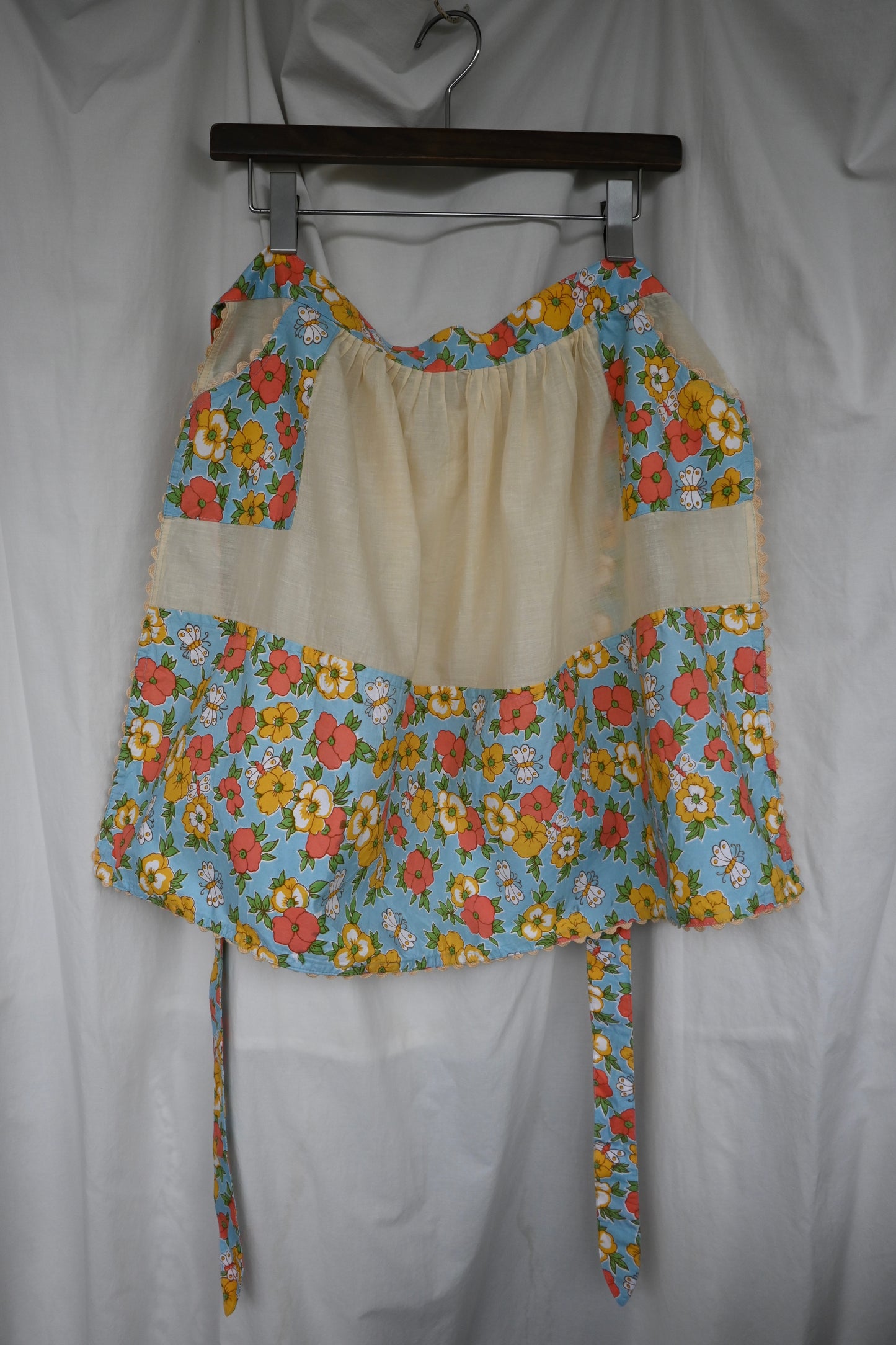 Flower apron