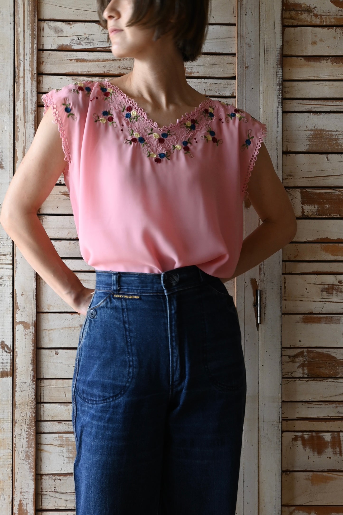 Embroidered tops/PINK