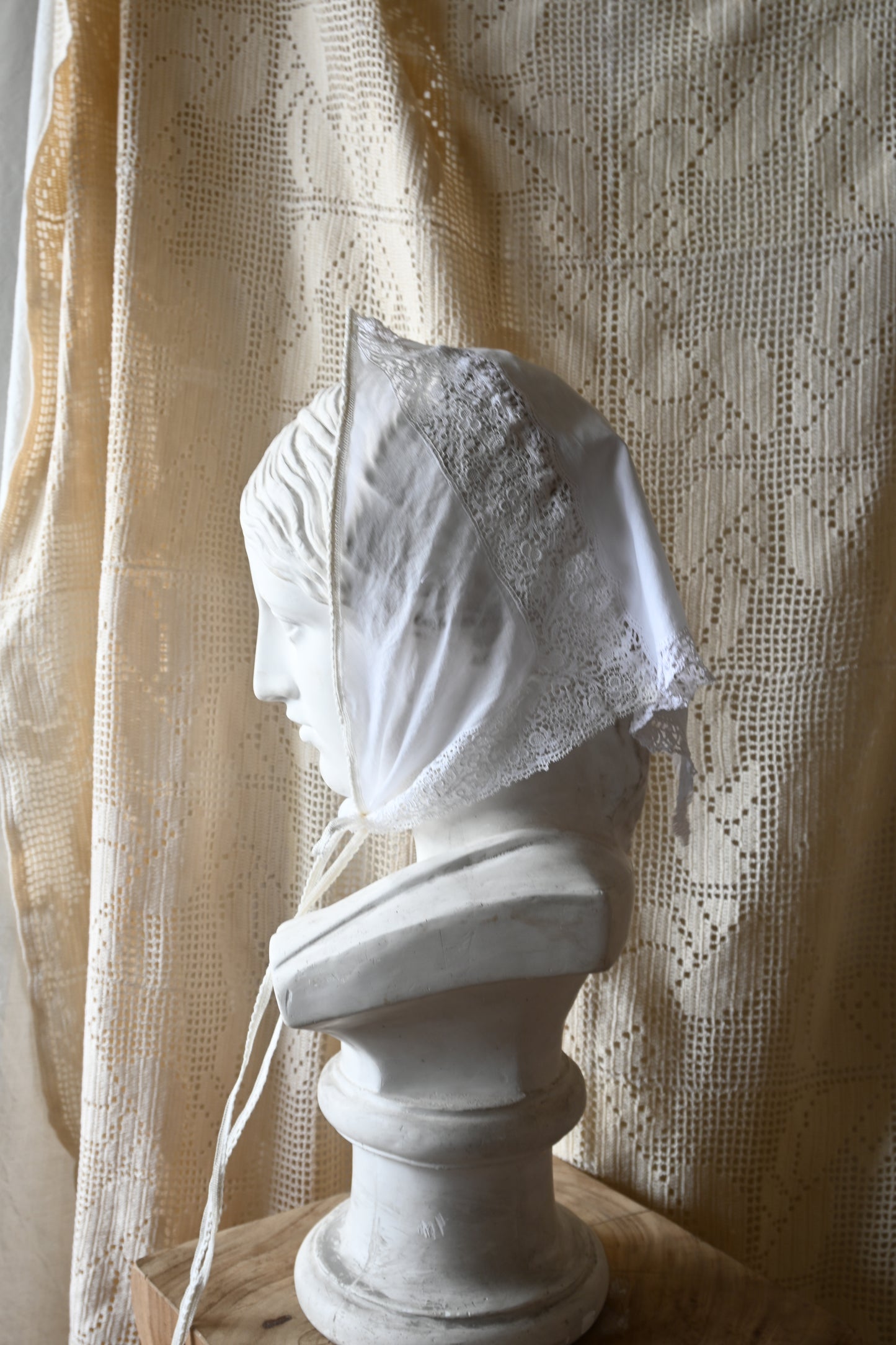 Lace handkerchief scarf/PONMOSIR
