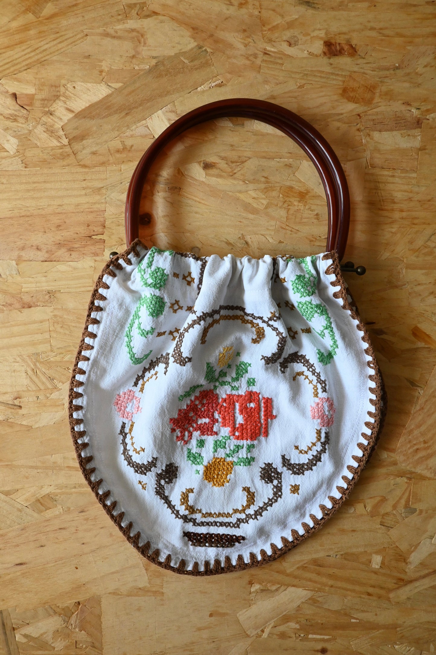 Flower embroidery bag/PONMOSIR