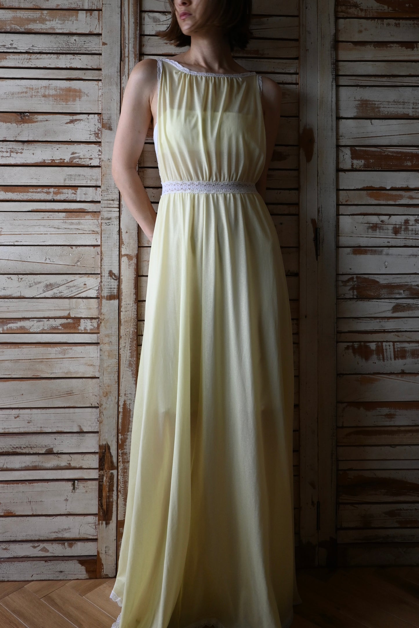 Sleeveless sheer dress/YELLOW