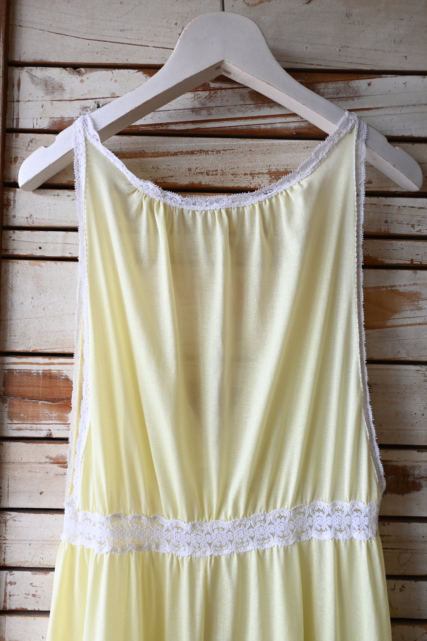 Sleeveless sheer dress/YELLOW