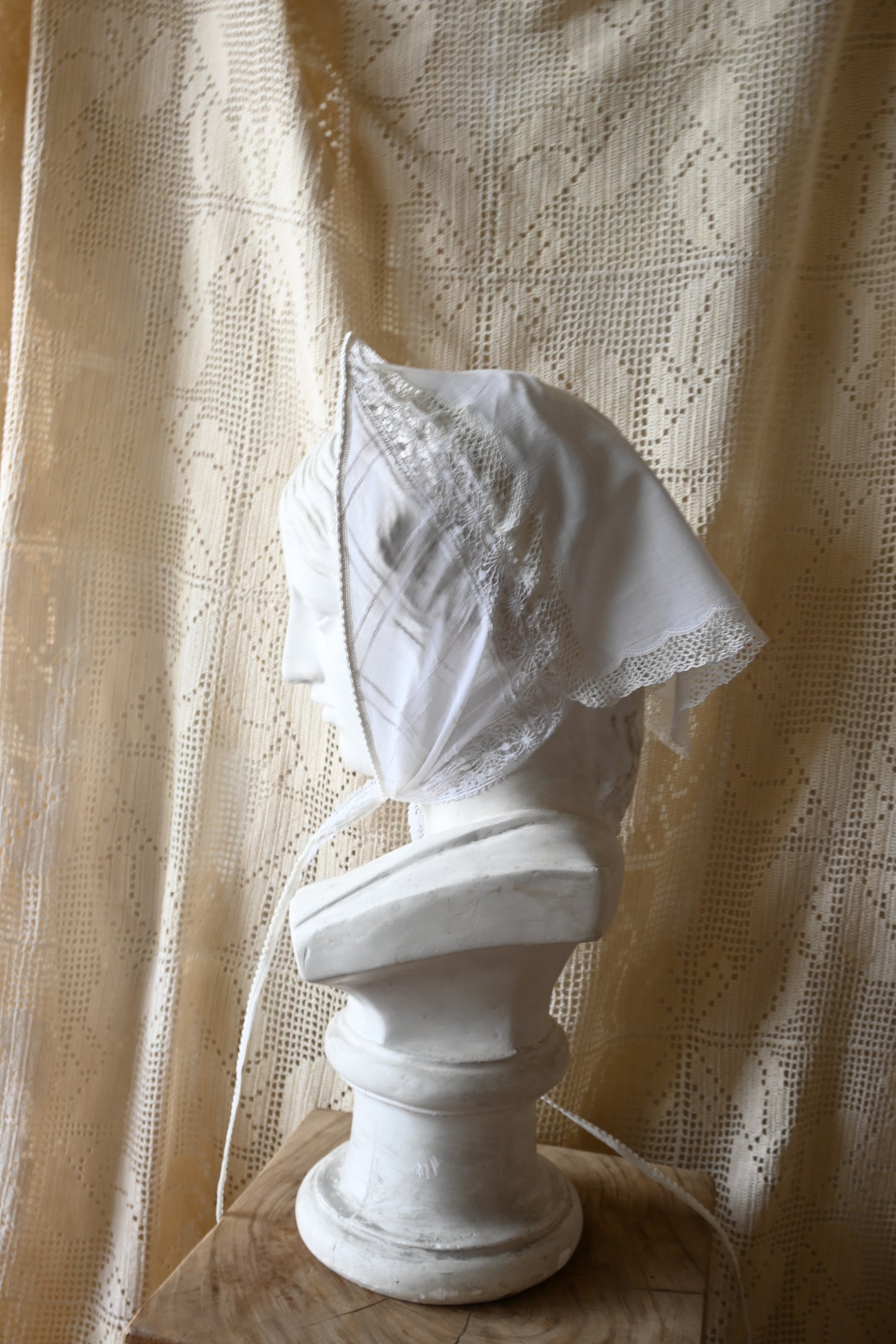 Lace handkerchief scarf/PONMOSIR