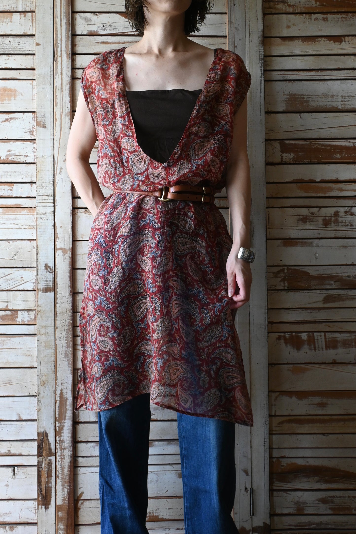 Paisley sleeveless dress/BROWN