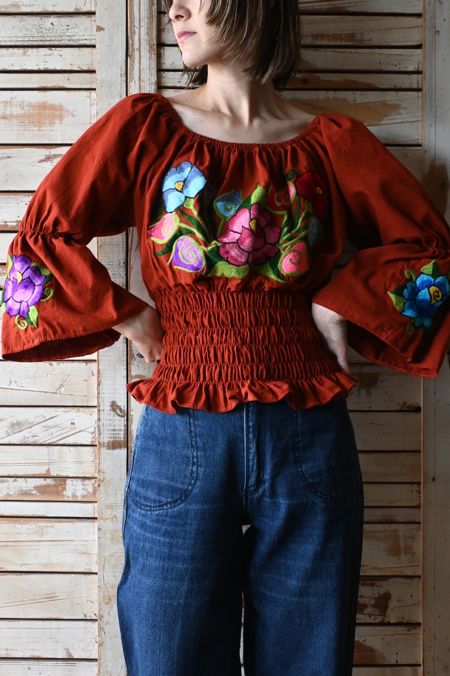 Embroidery top/BRICK RED