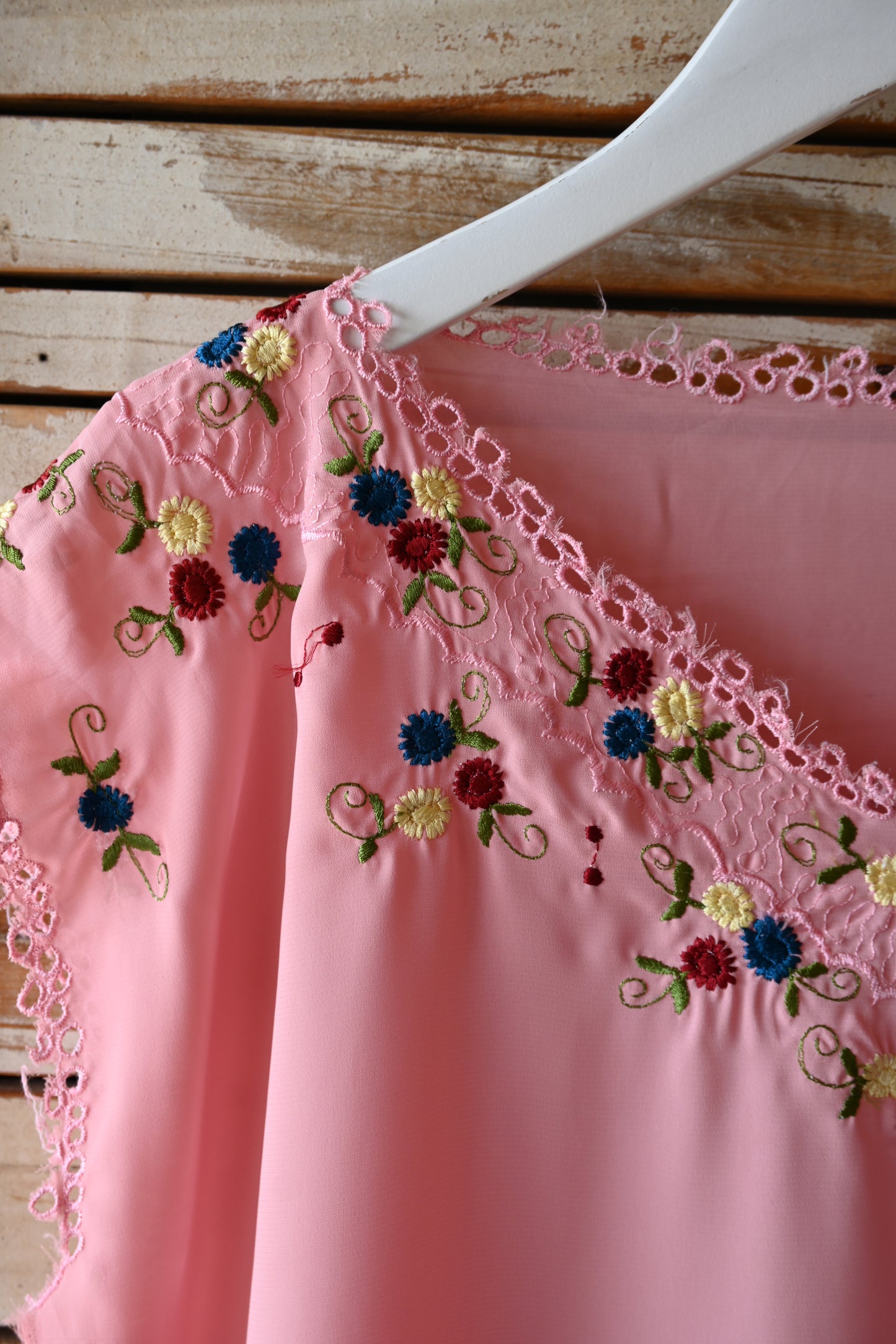 Embroidered tops/PINK