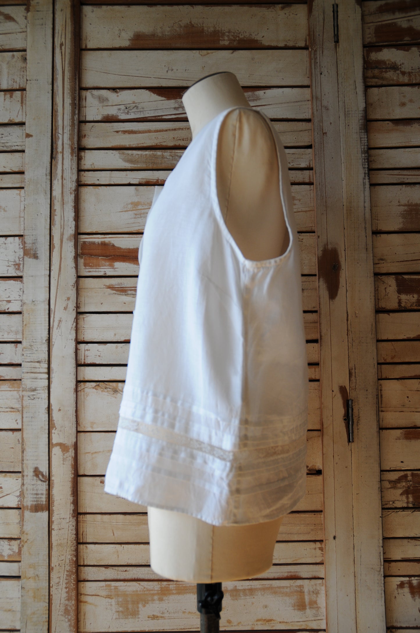 Sleeveless linen blouse/IVORY