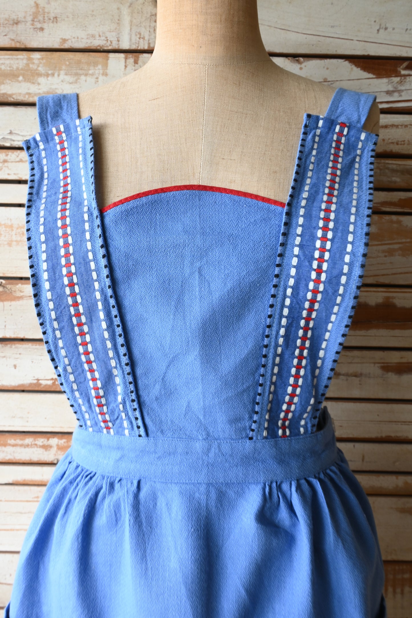 EURO Embroidery apron/SKY BLUE