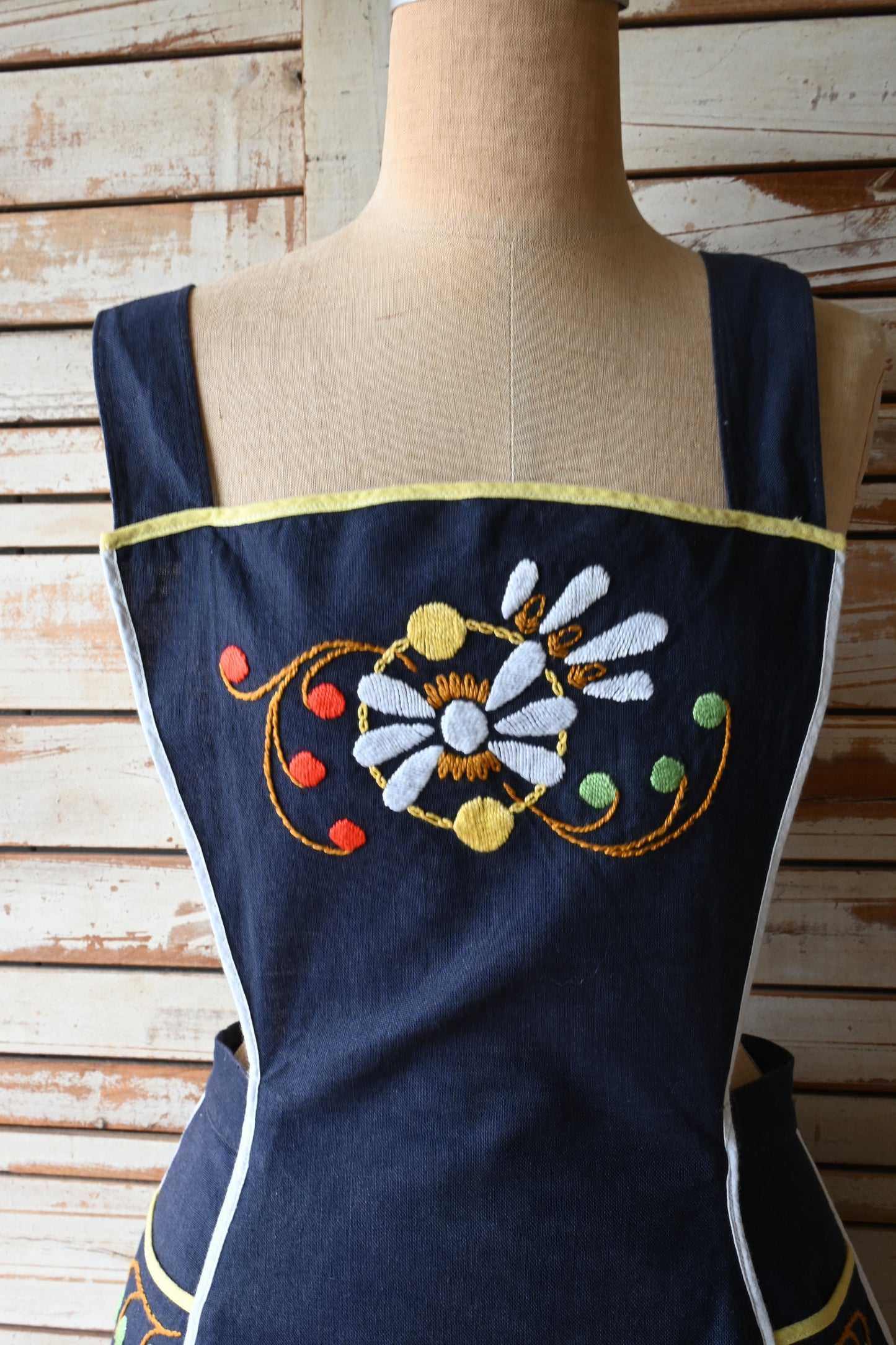 EURO Embroidery apron/NAVY