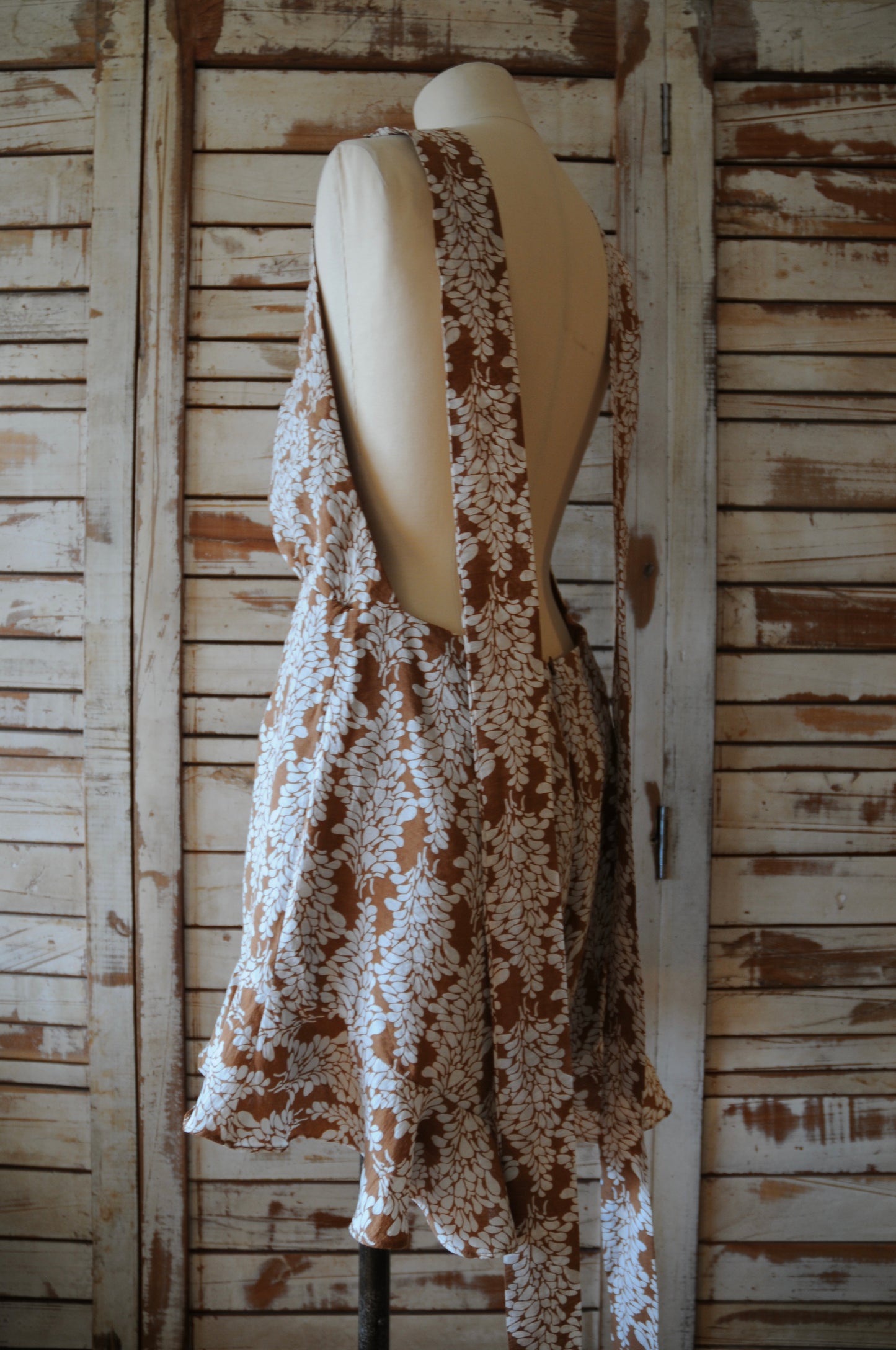 Open back flower rompers/BROWN