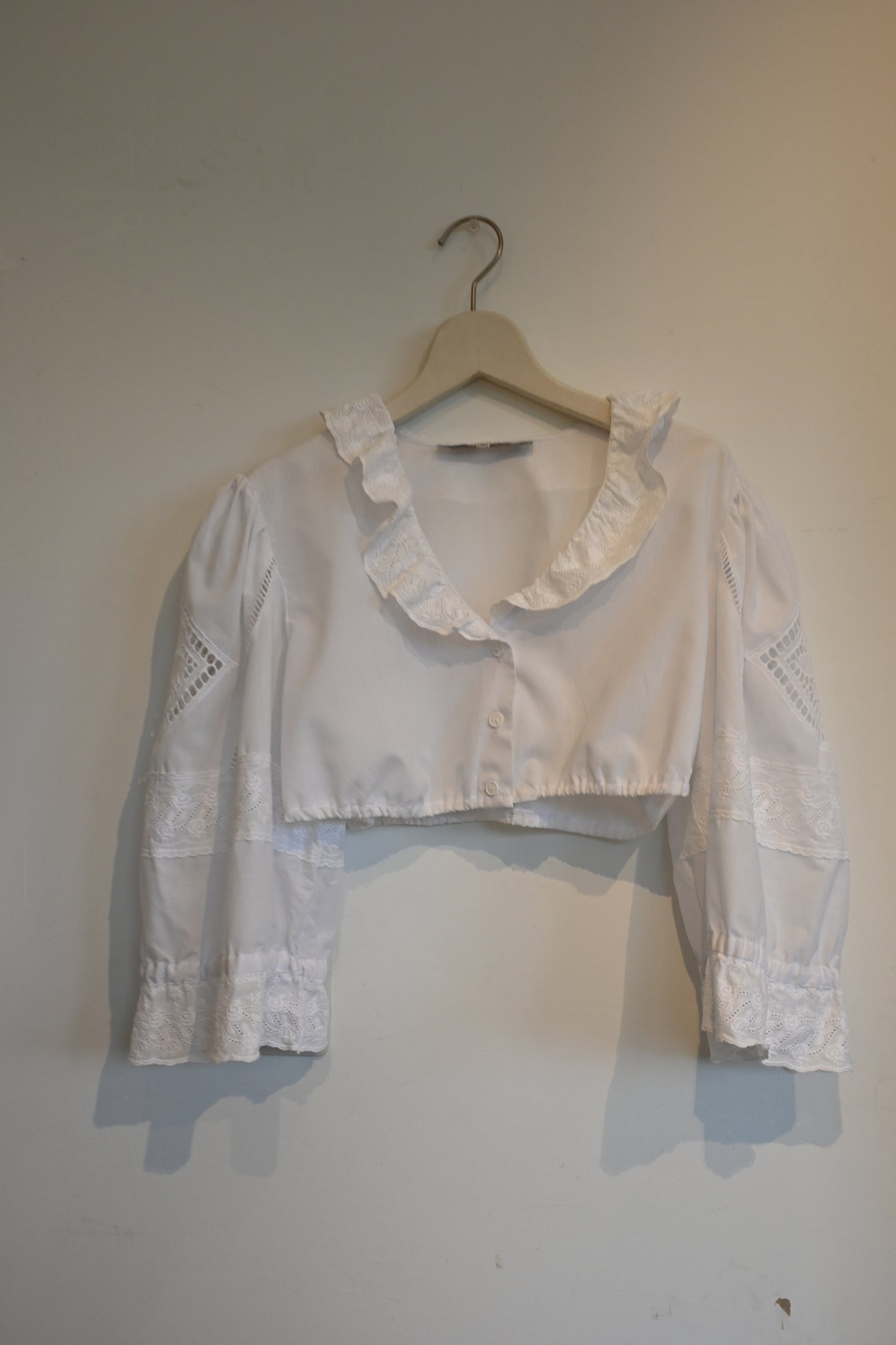 EURO Cropped cutwork lace blouse/WHITE