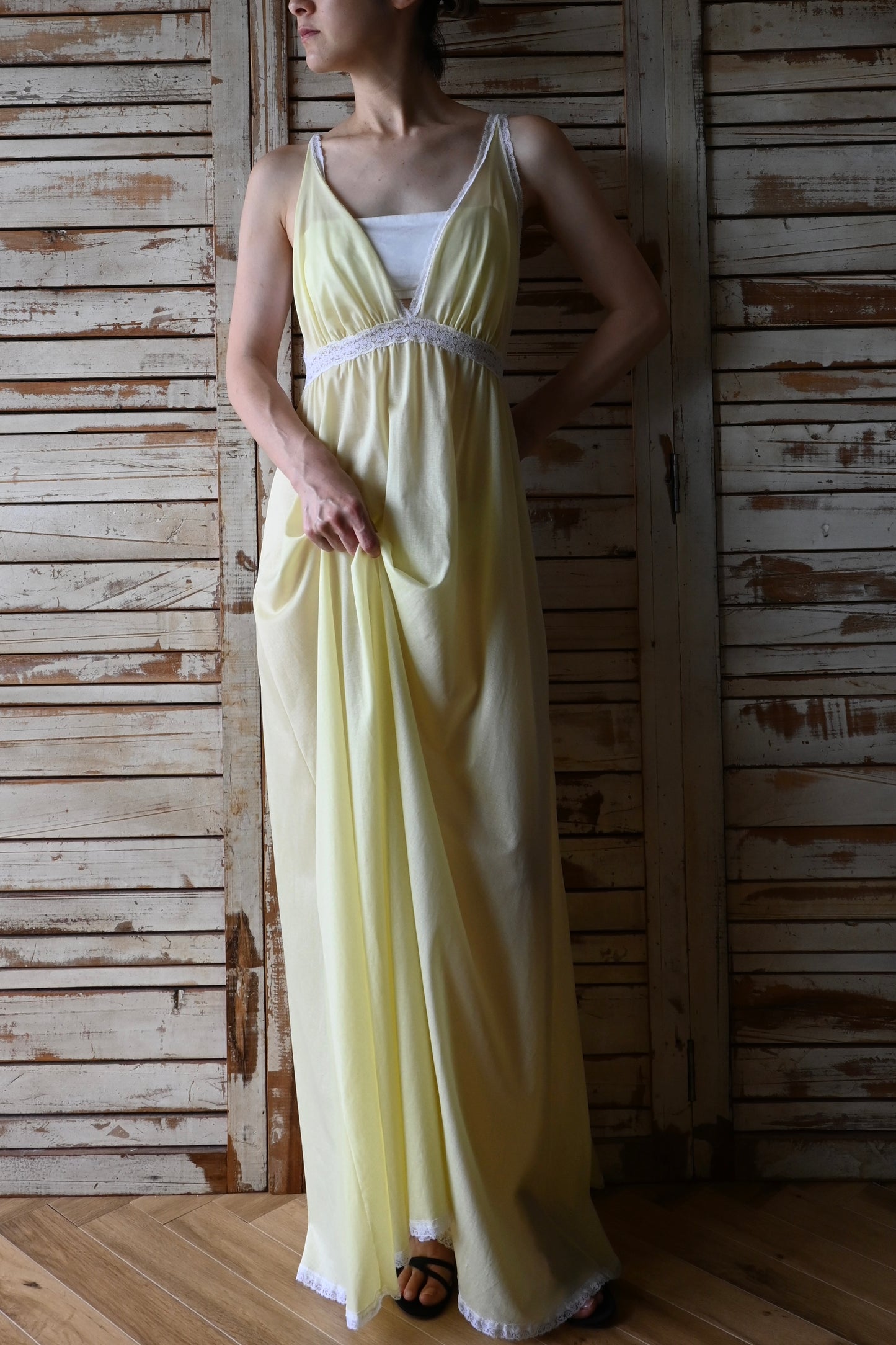 Sleeveless sheer dress/YELLOW