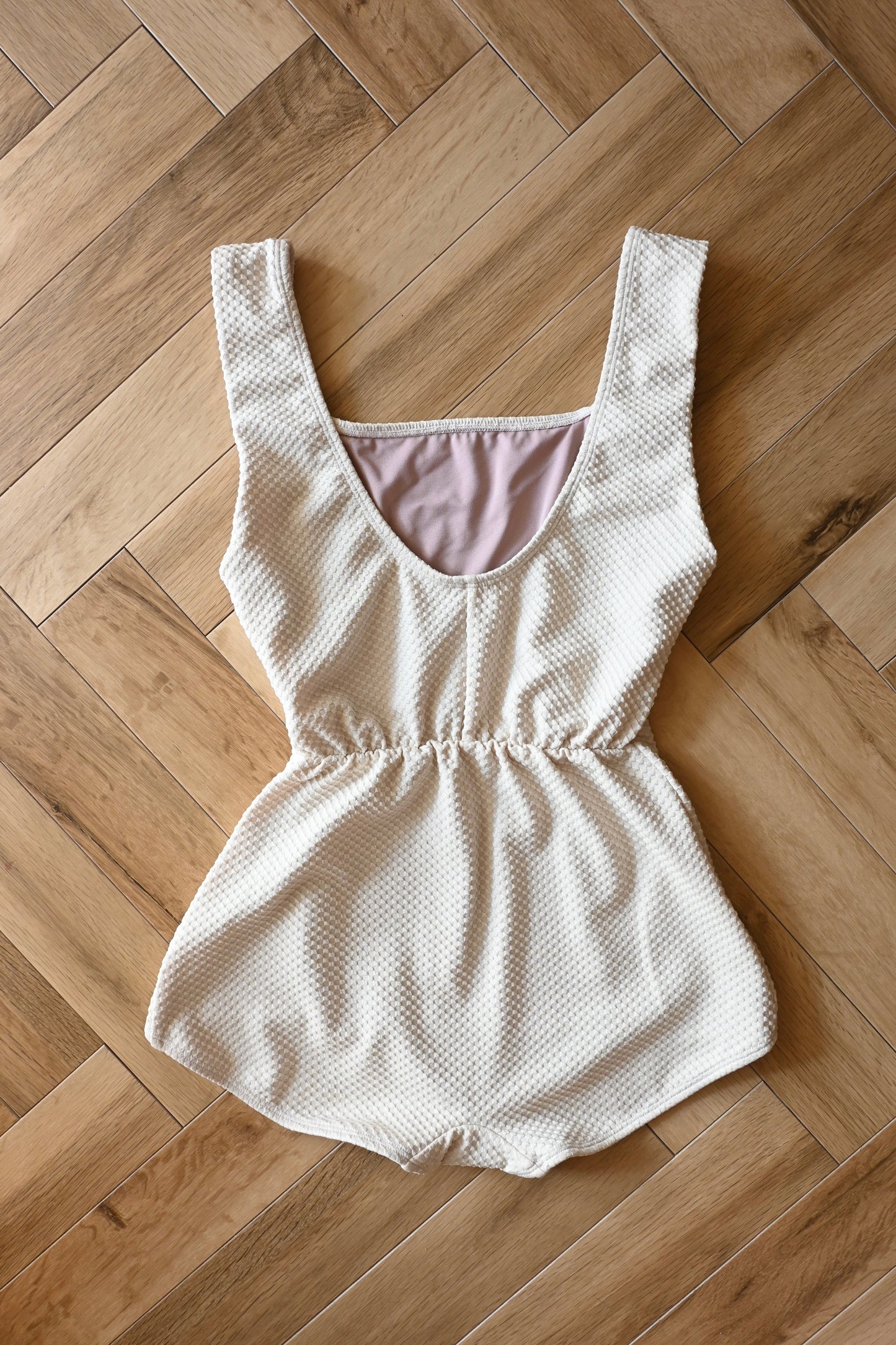 SEEA/Tofino one piece/PEBBLE