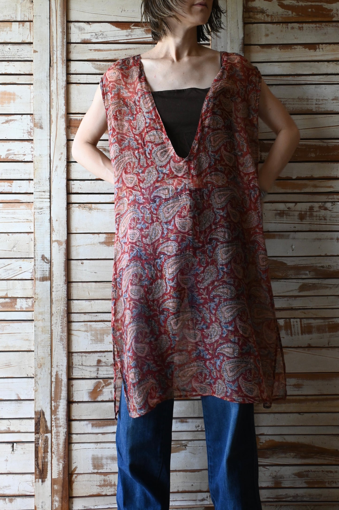 Paisley sleeveless dress/BROWN