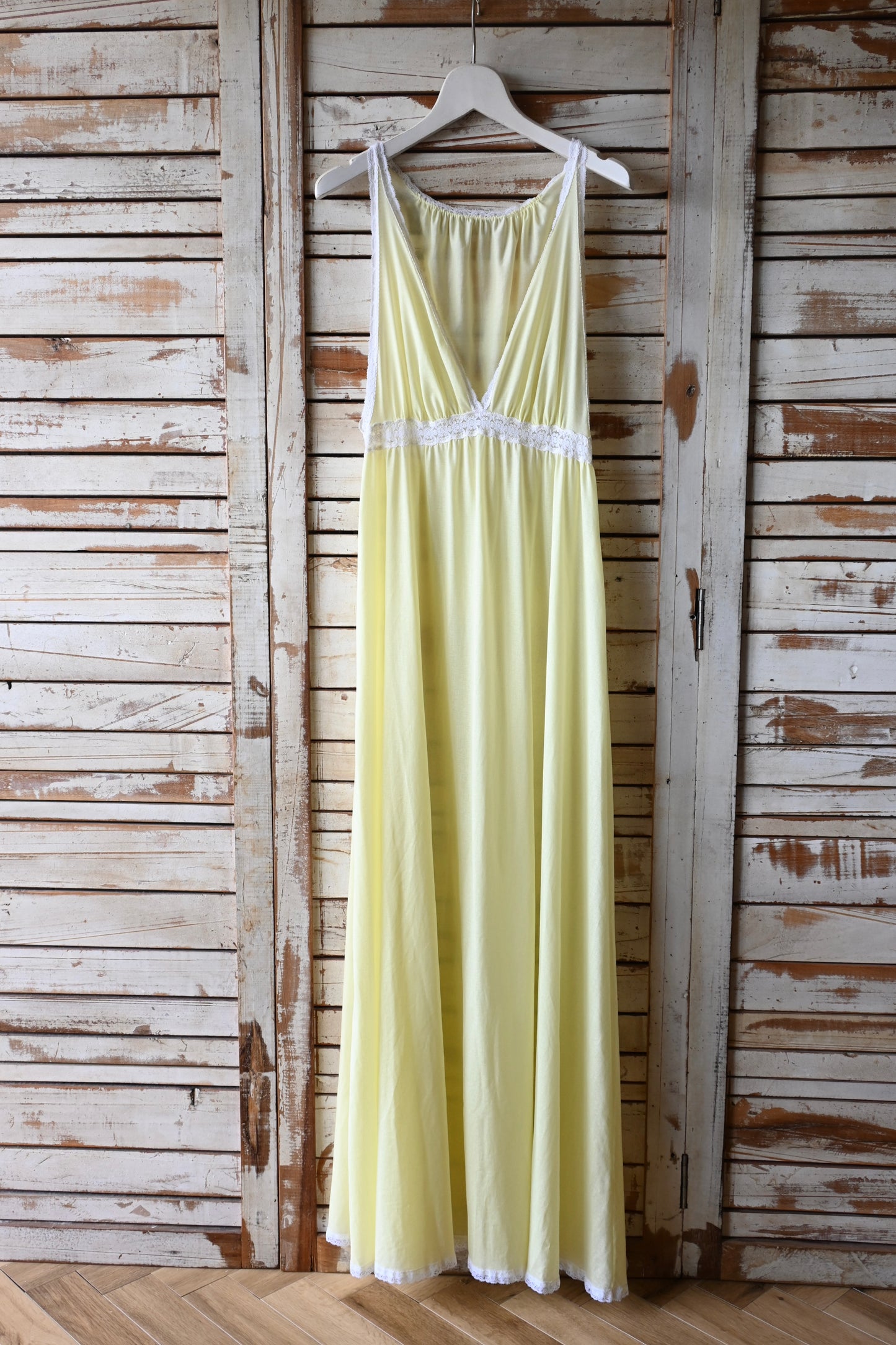 Sleeveless sheer dress/YELLOW