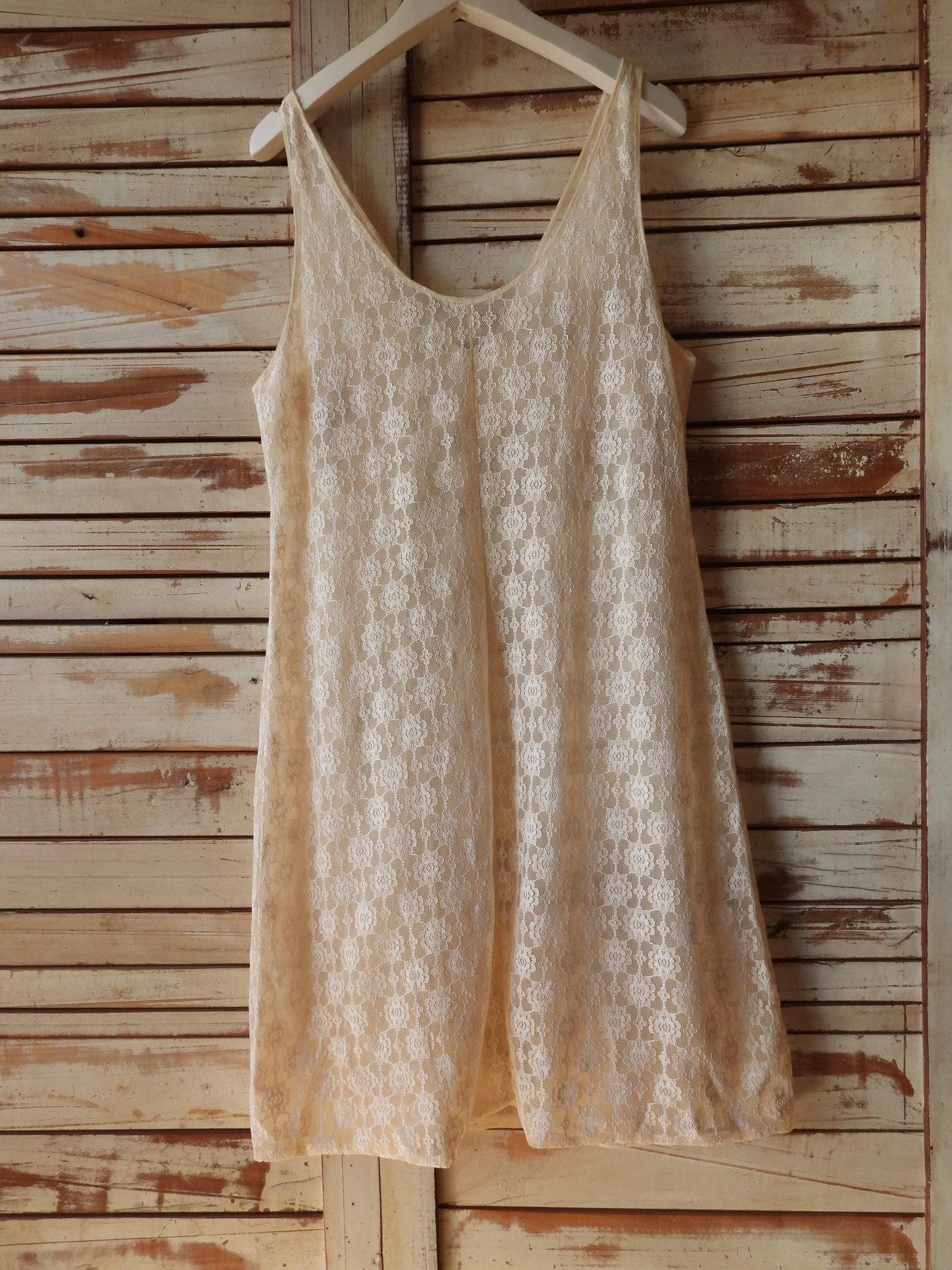 Sleeveless nighty lace dress/BEIGE