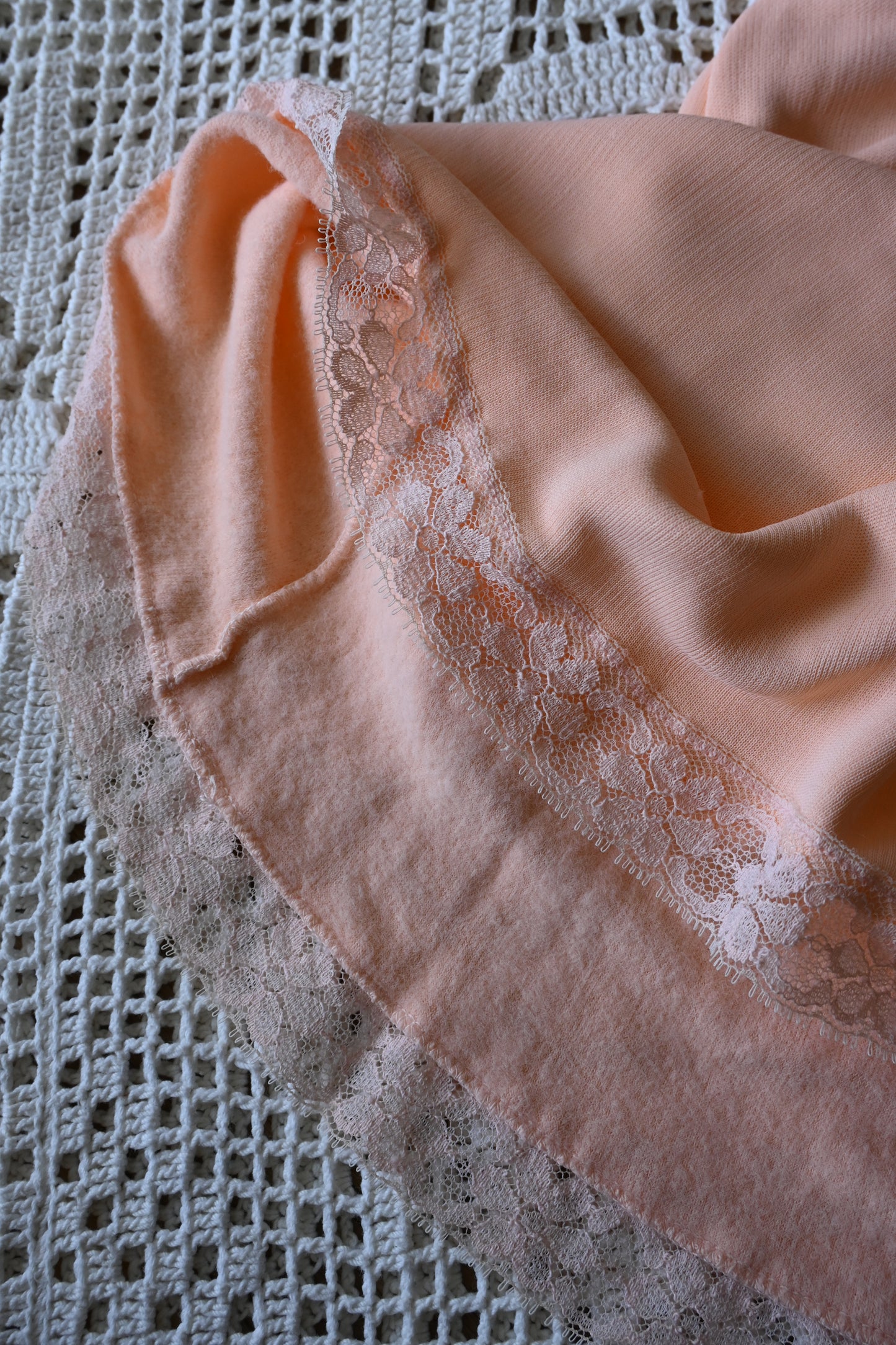 Lace slip dress/CORAL PINK