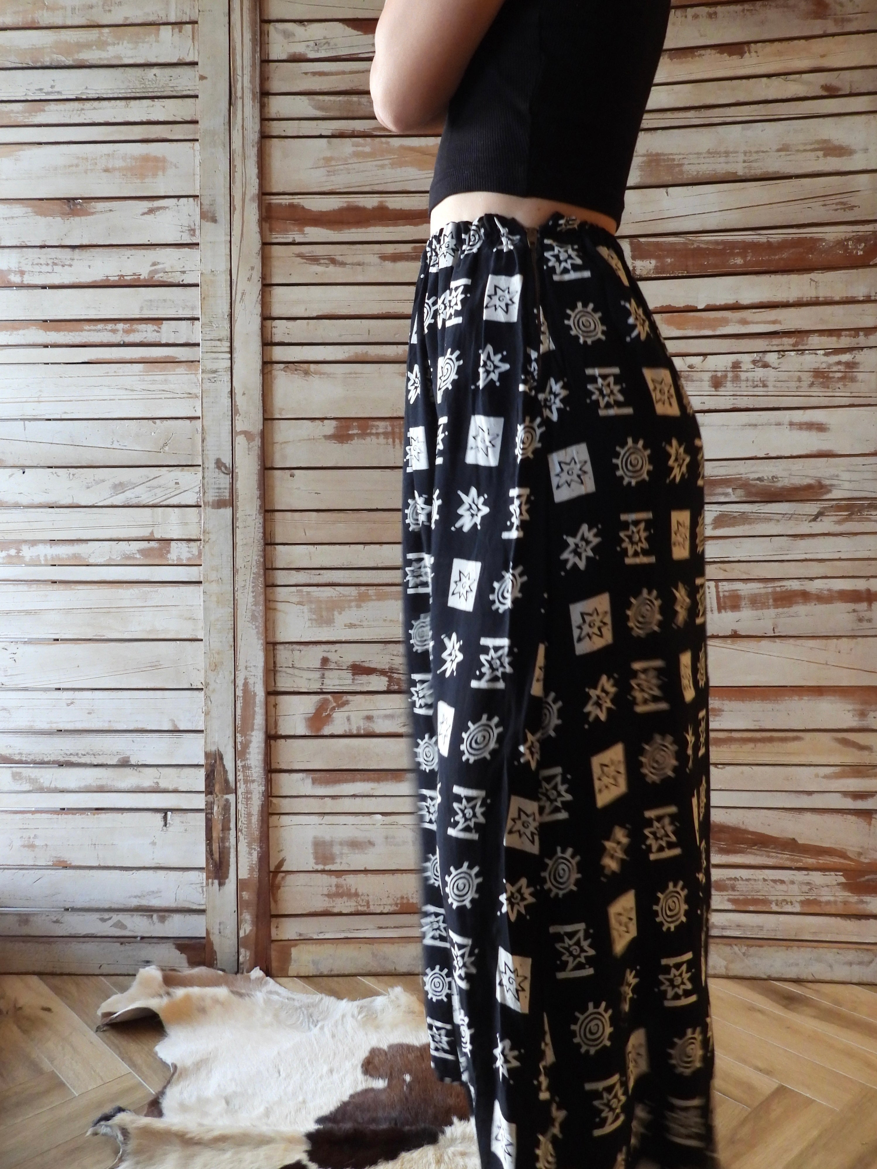 ponpon modern motif skirt