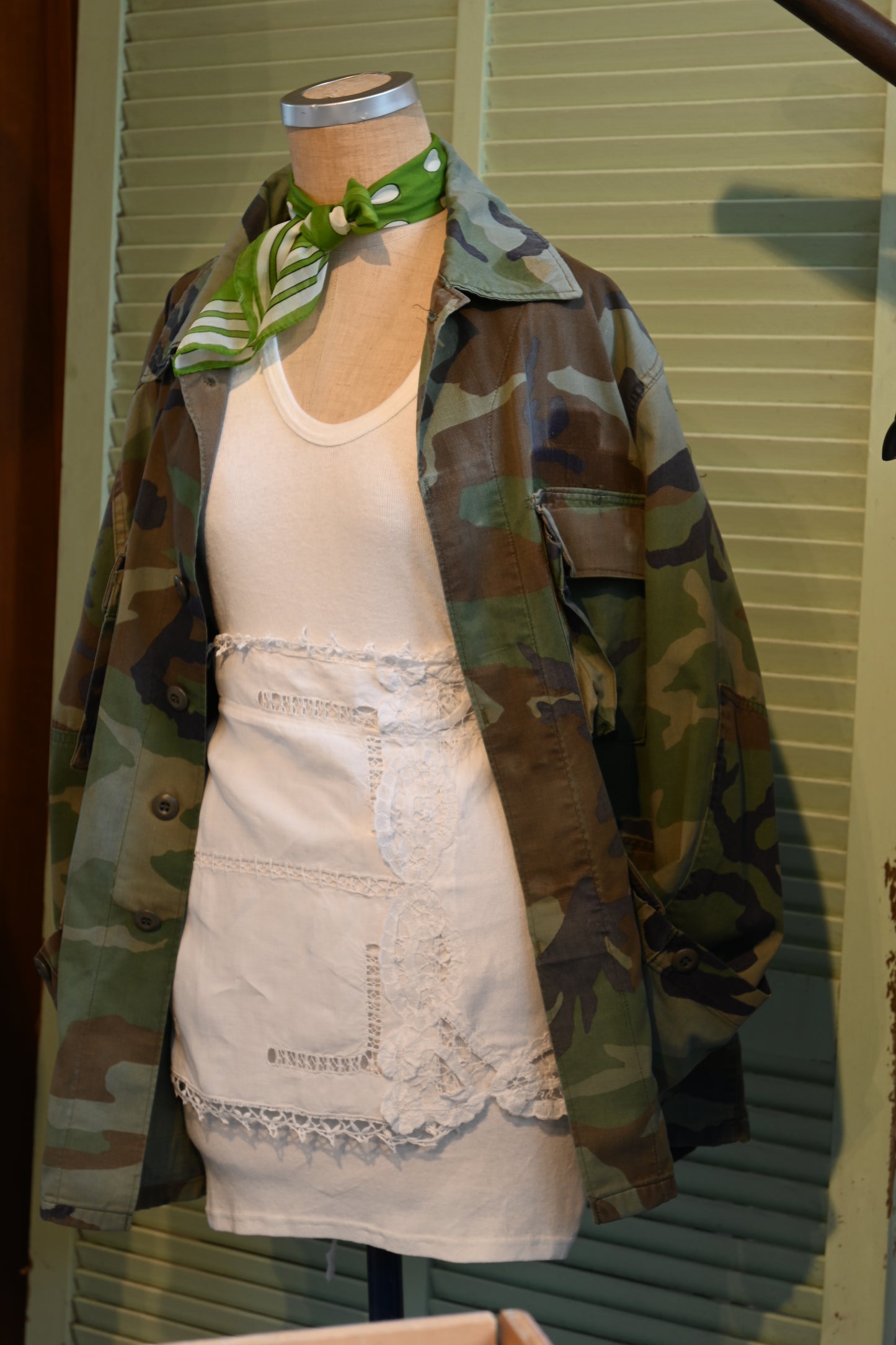 Cotton lace wrap/PONMOSIR