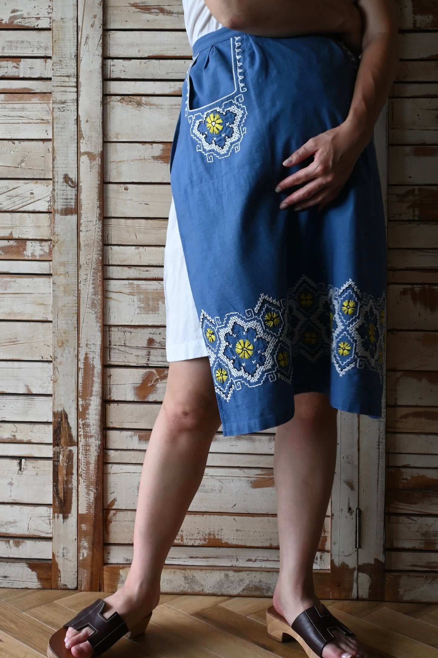 EURO Embroidery apron/BLUE GREY