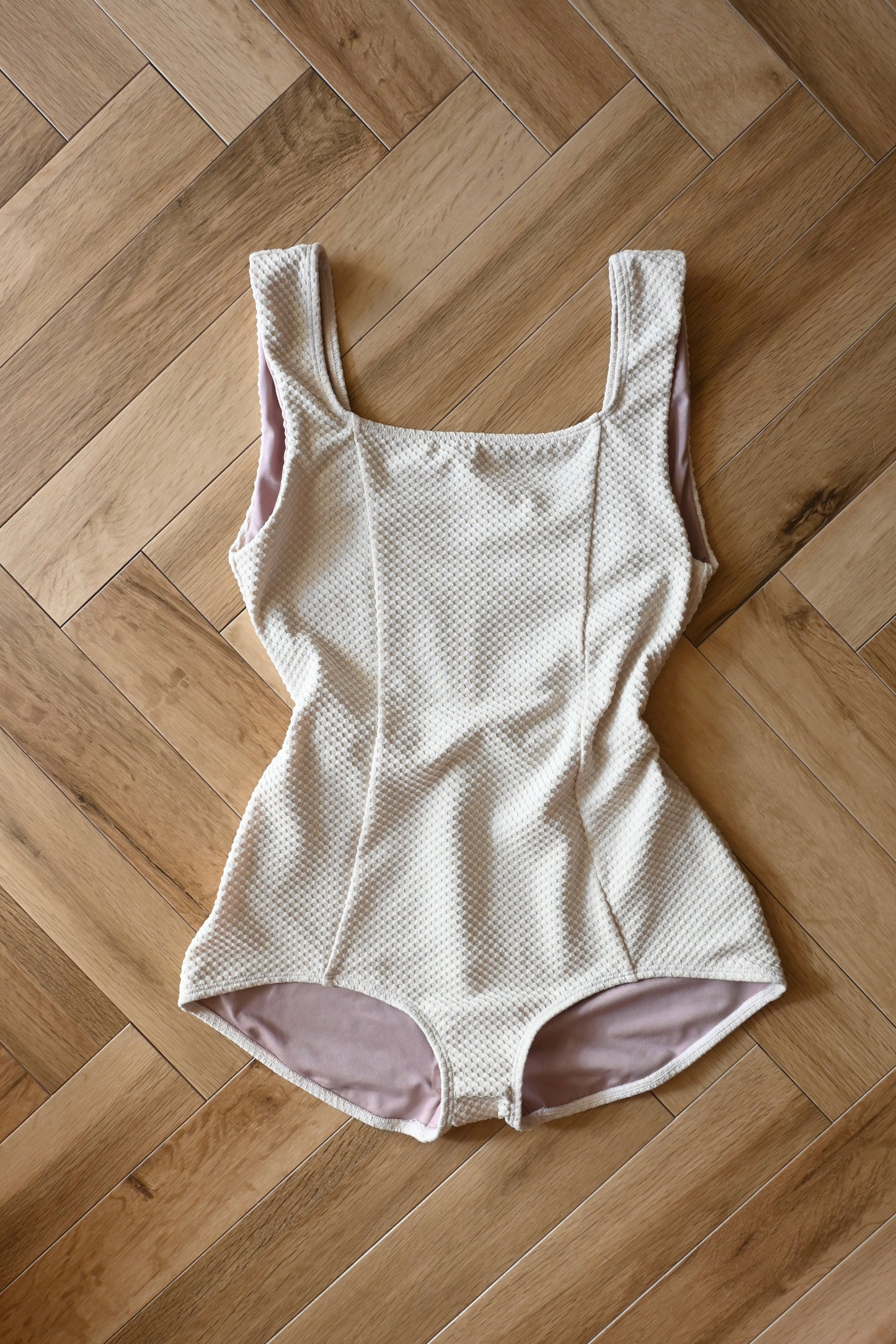 SEEA/Tofino one piece/PEBBLE