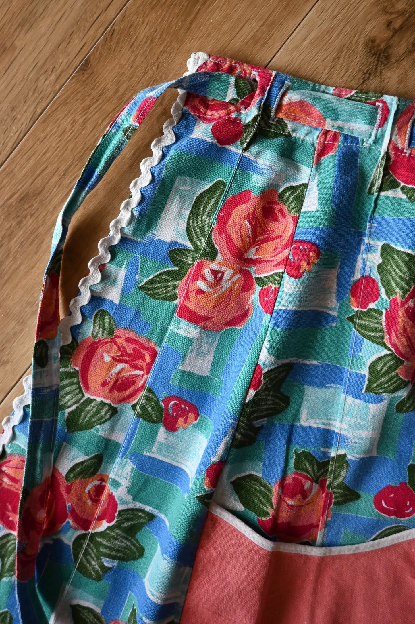 Flower apron