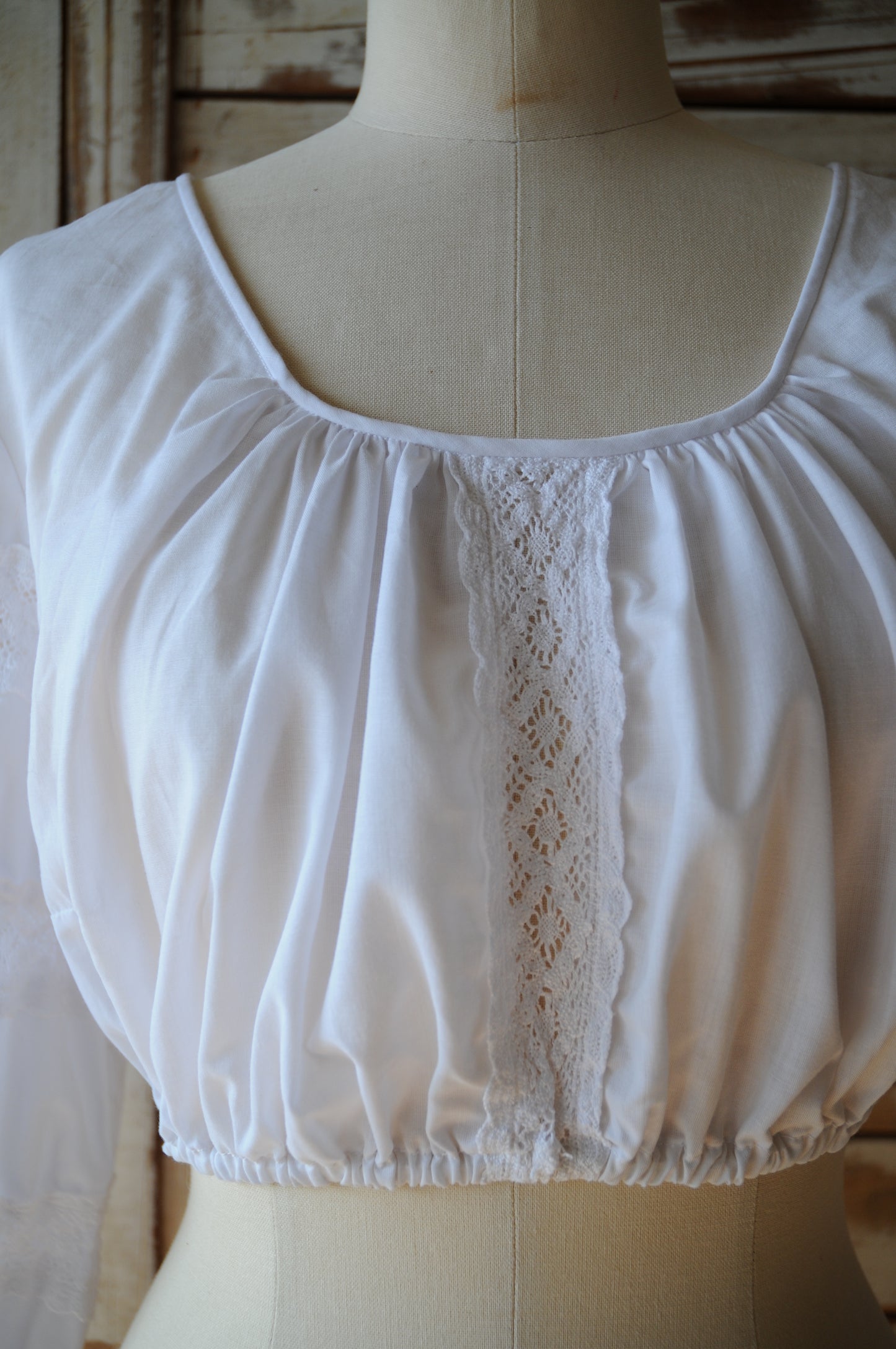 EURO Cropped lace blouse/WHITE