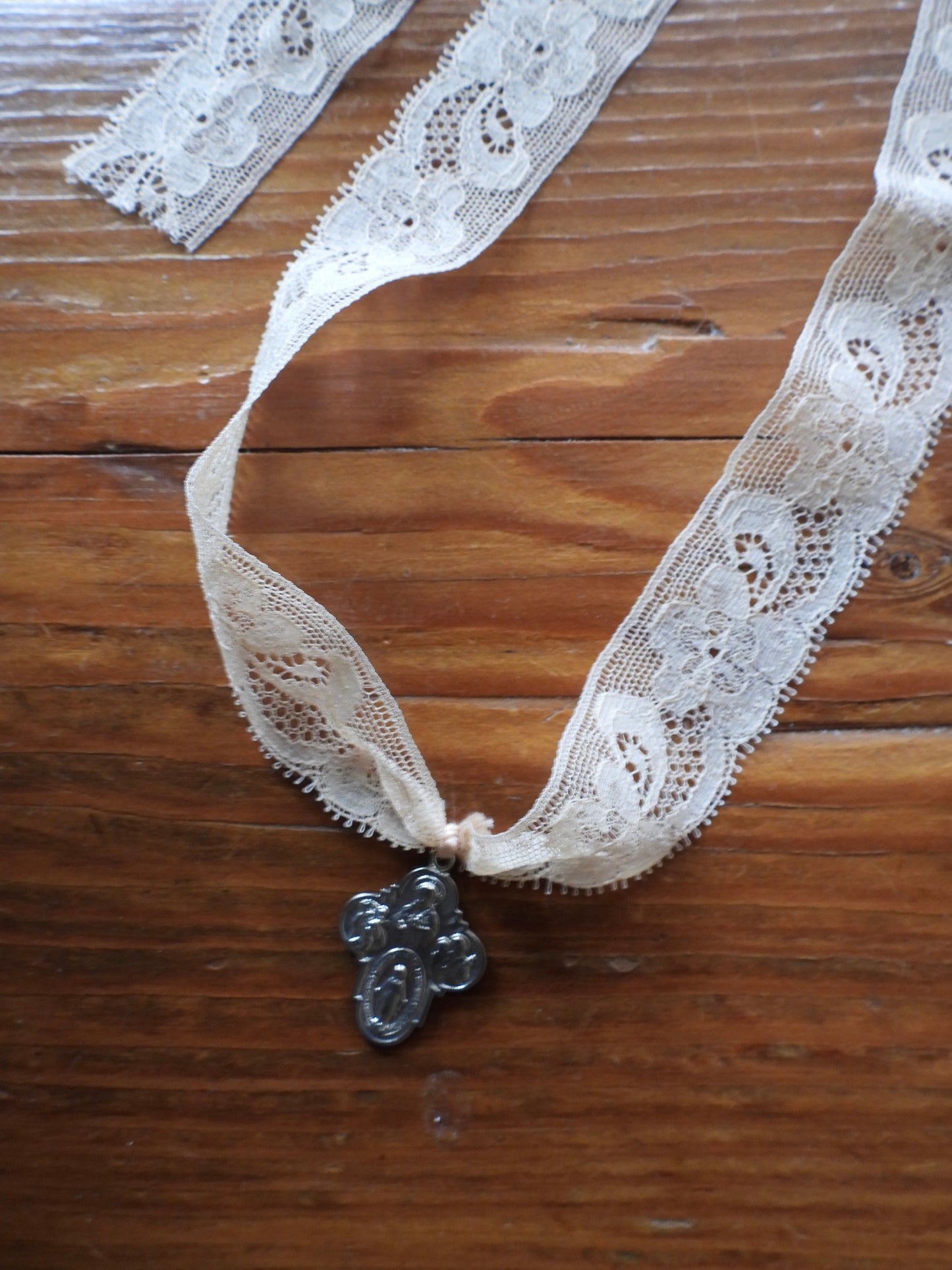 Lace necklace/BEIGE/PONMOSIR