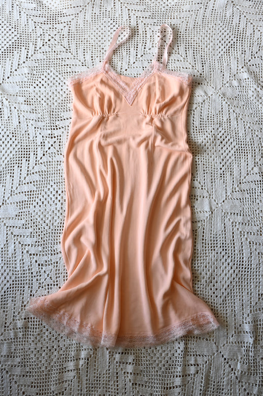 Lace slip dress/CORAL PINK