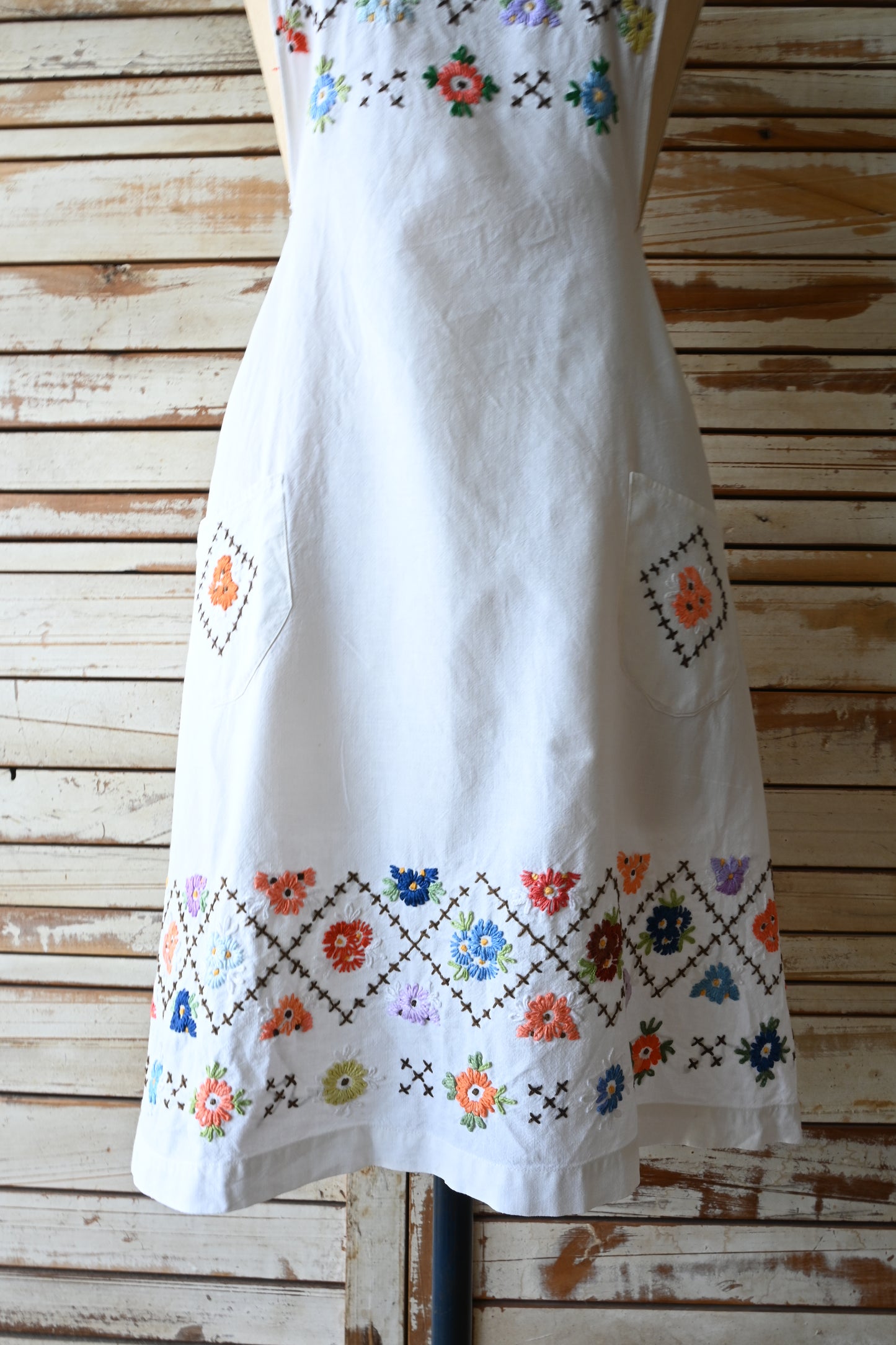 EURO Embroidery apron/MULTI