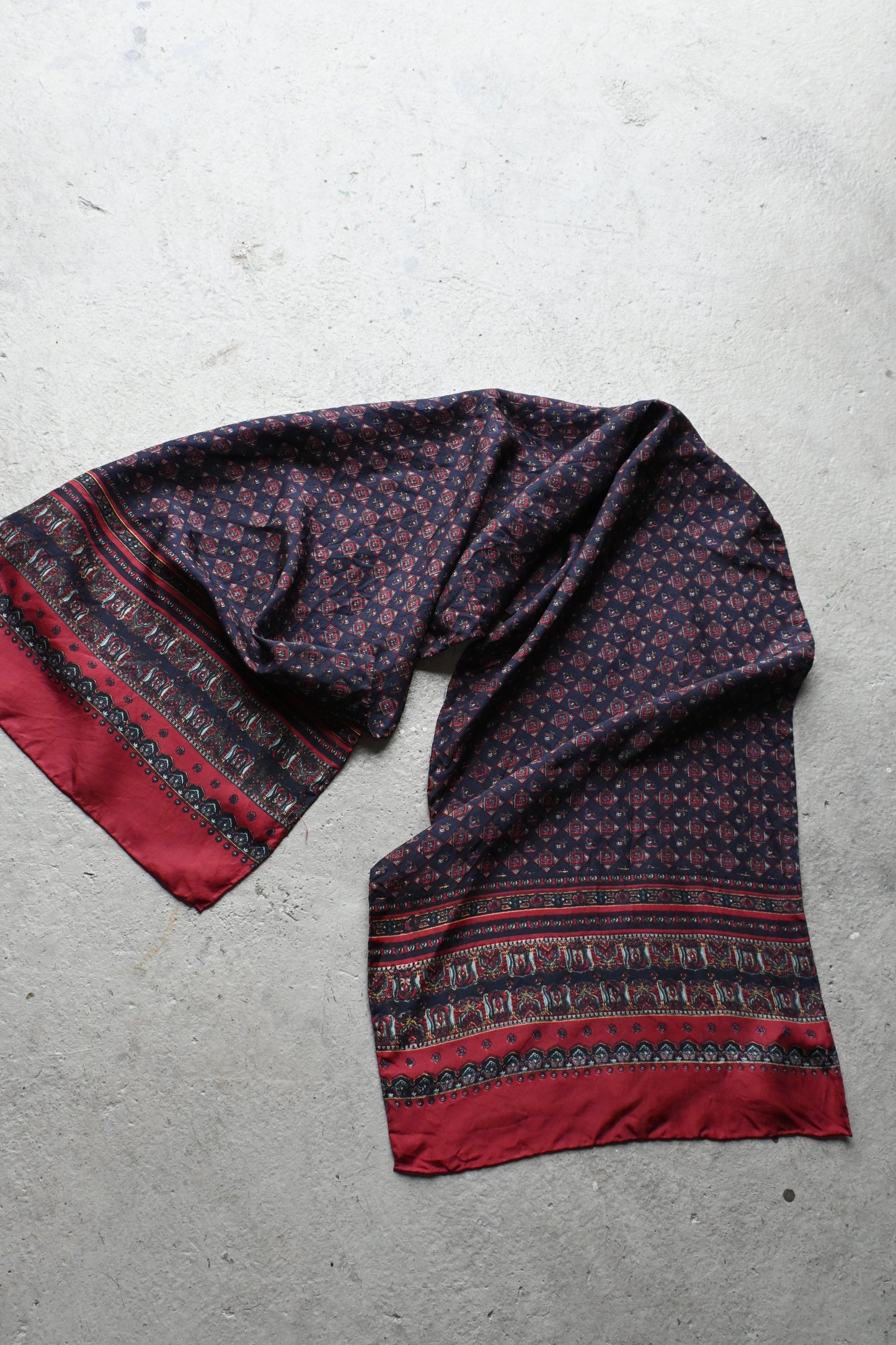 Vintage silk scarf/NAVY