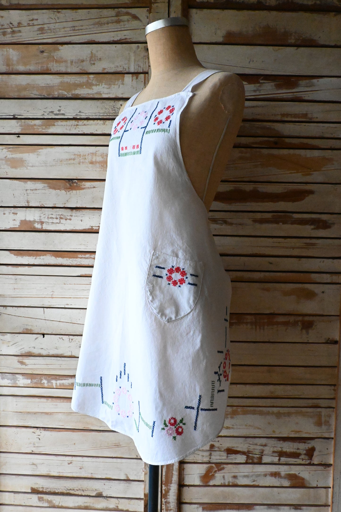 EURO Embroidery apron/NAVY×RED