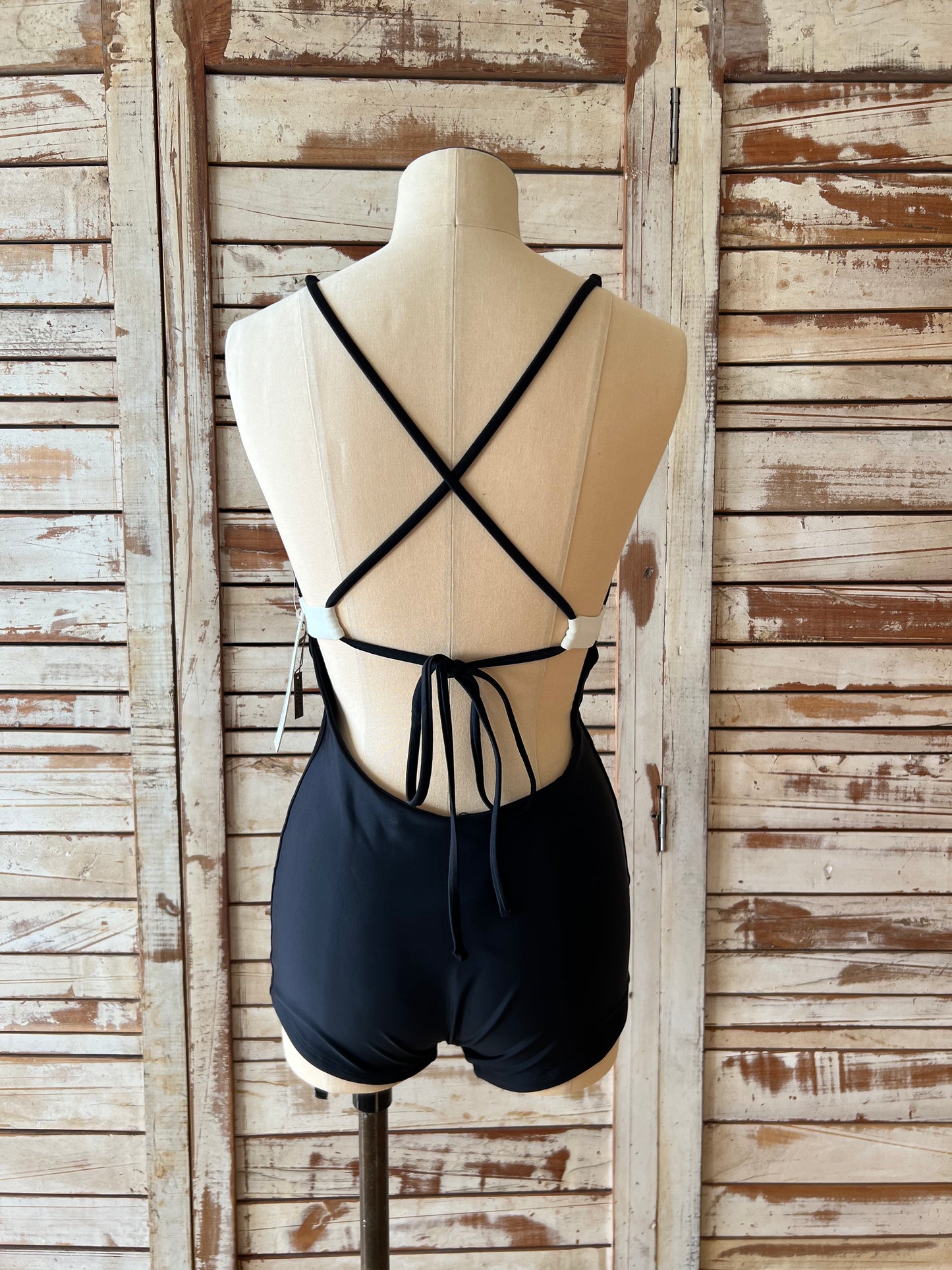 SEEA/San-O One Piece/Black – ponmosir