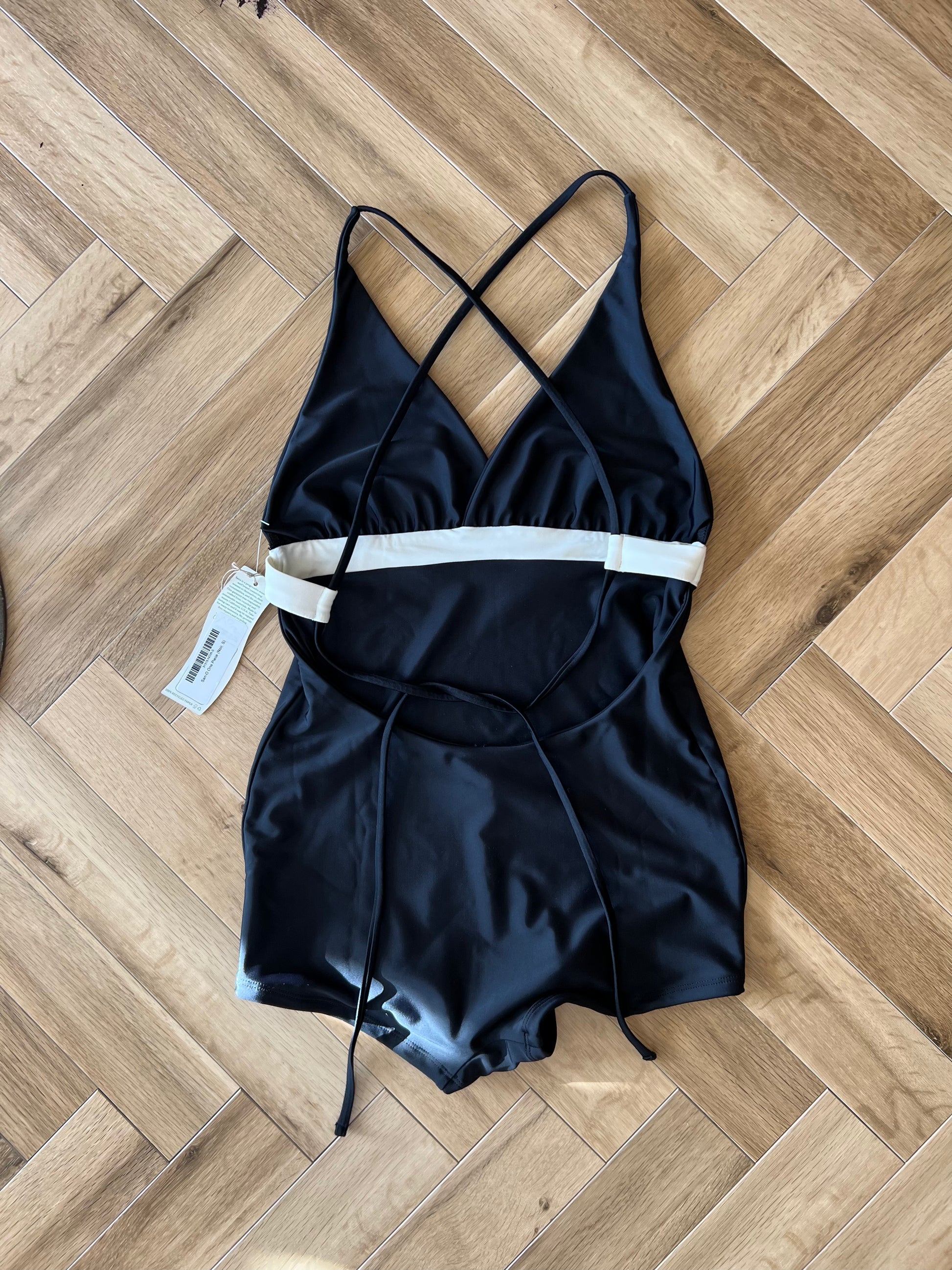 【Seea】新品 San-O One Piece - Black サイズM San-O One Piece - Black - Seea