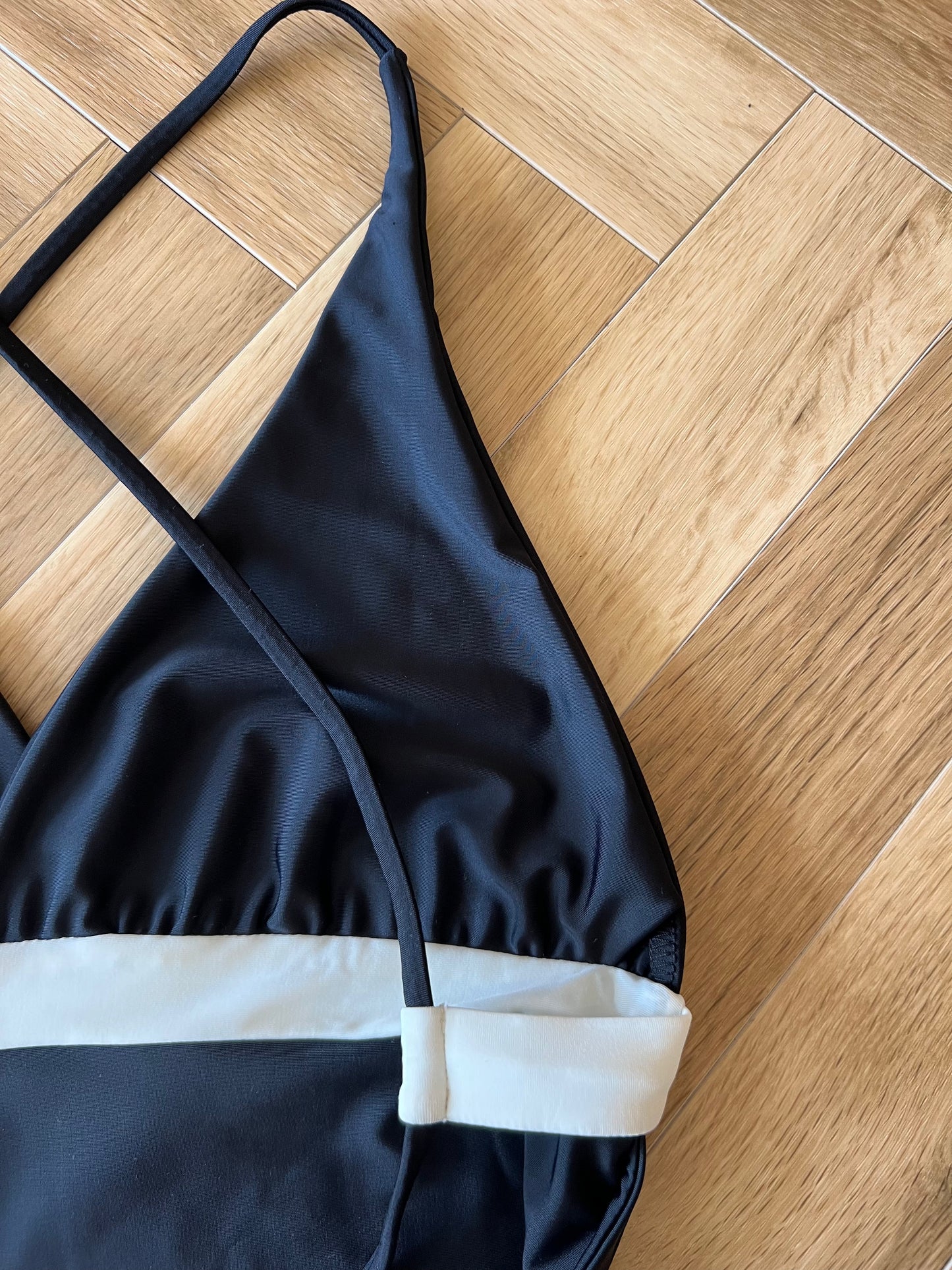 SEEA/San-O One Piece/Black – ponmosir