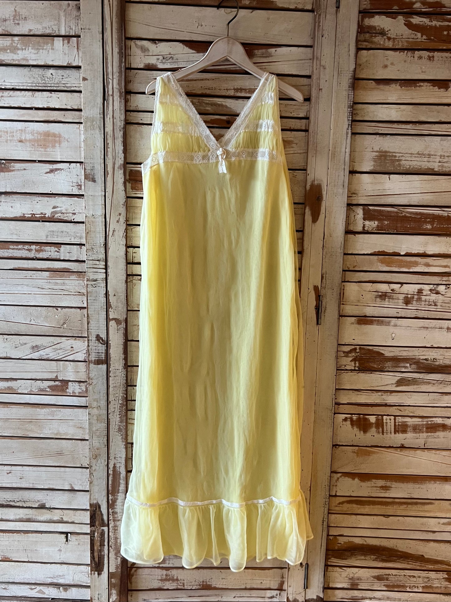 Sleeveless sheer nighty dress/Yellow